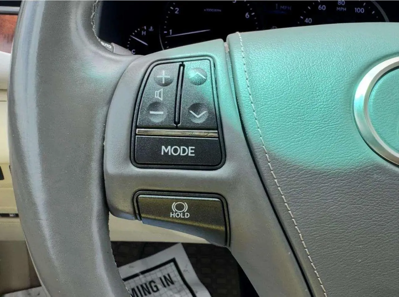 Lexus LS photo 28