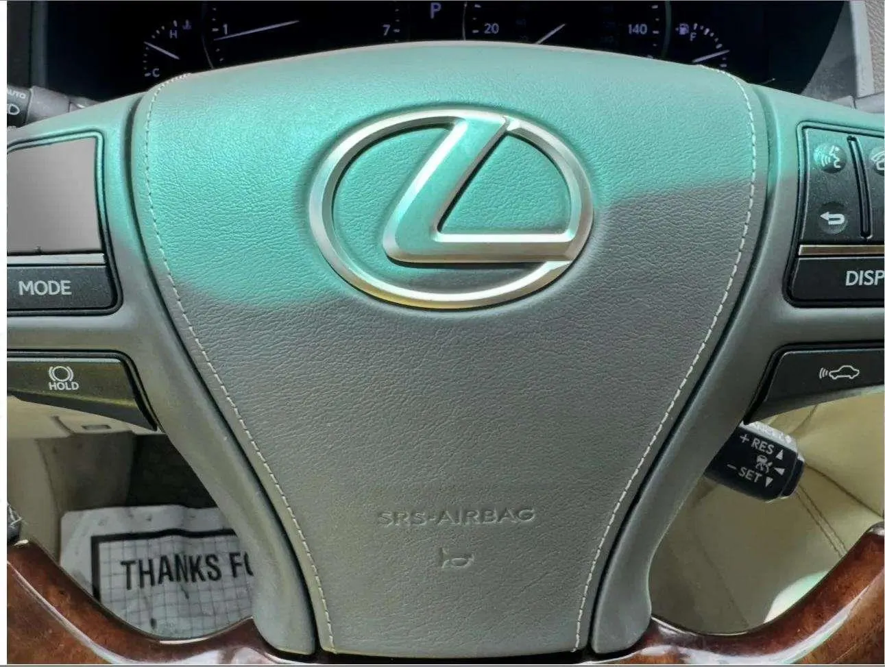 Lexus LS photo 29