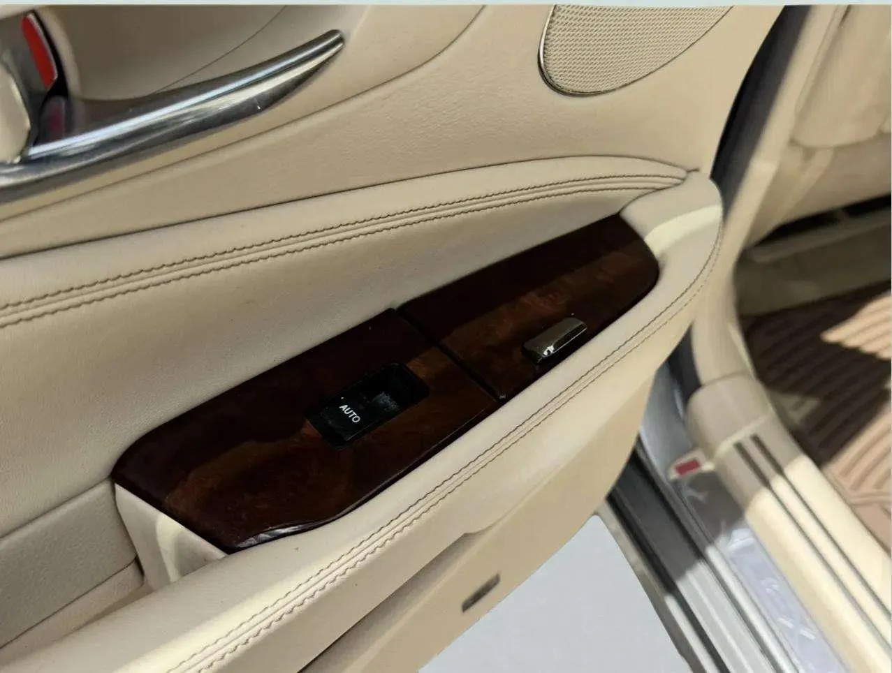 Lexus LS photo 39