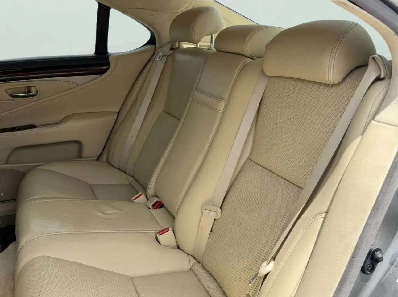 Lexus LS photo 40