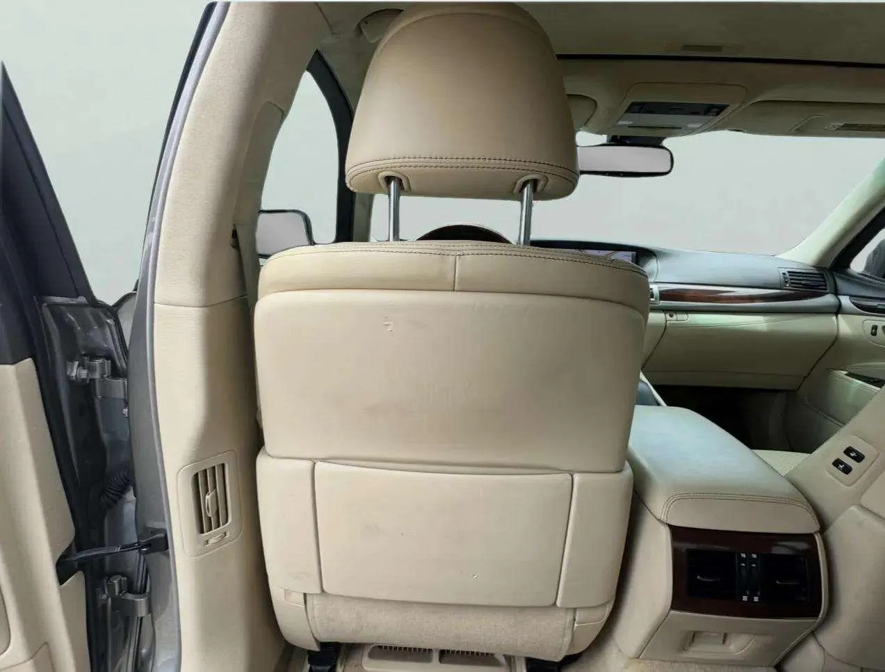 Lexus LS photo 44