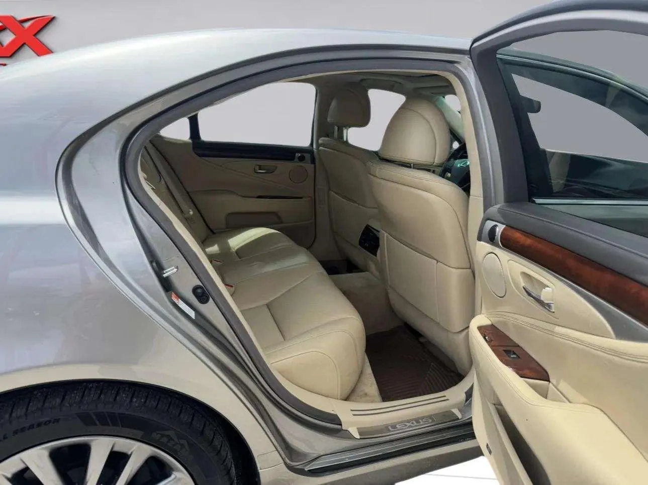 Lexus LS photo 46