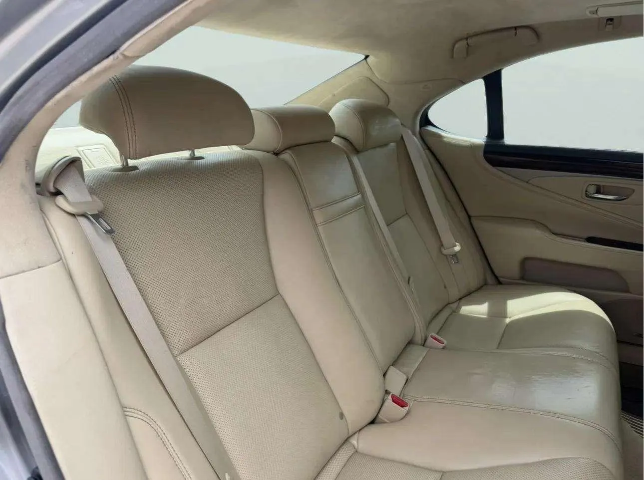Lexus LS photo 50