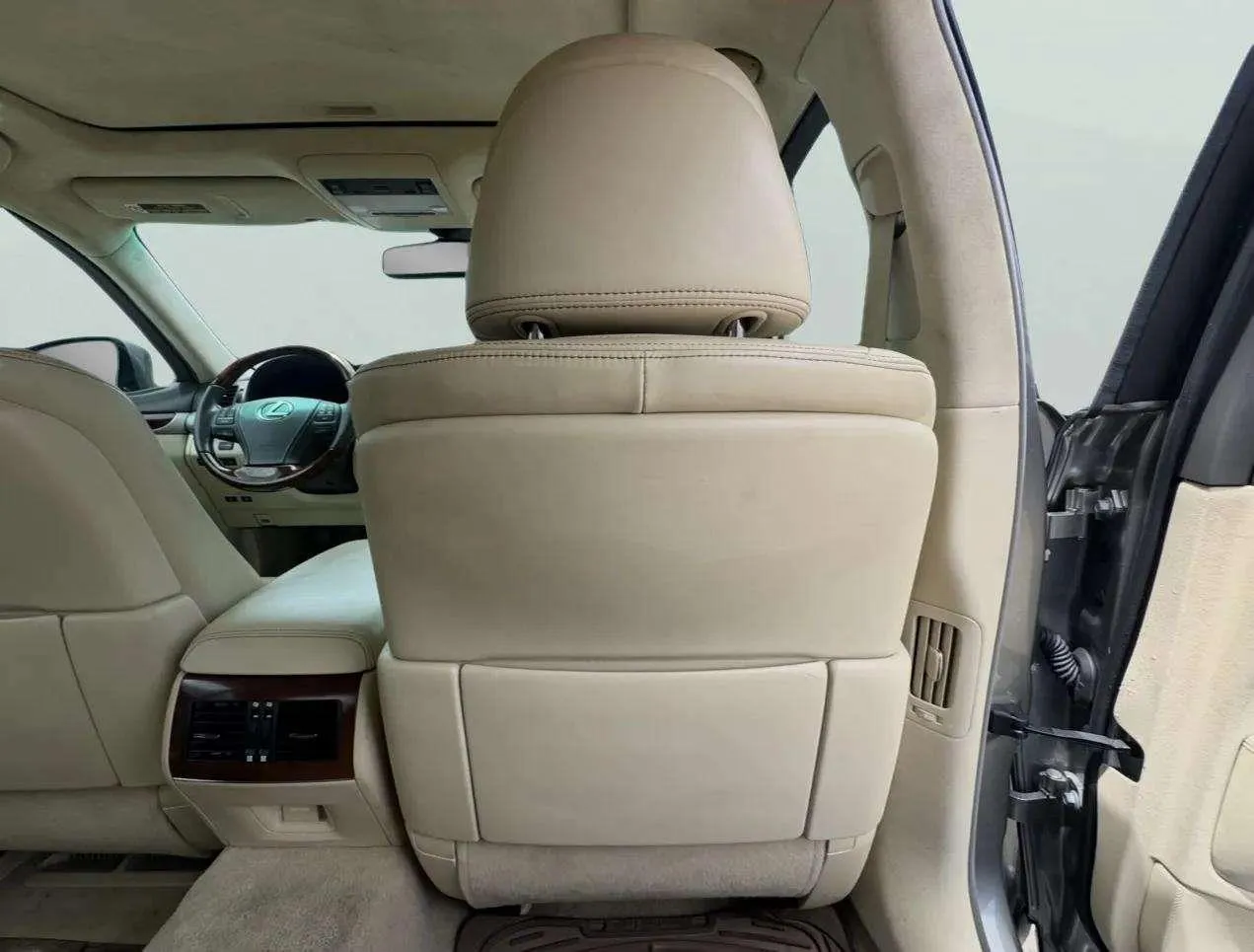 Lexus LS photo 51
