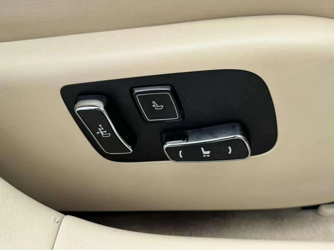 Lexus LS photo 55