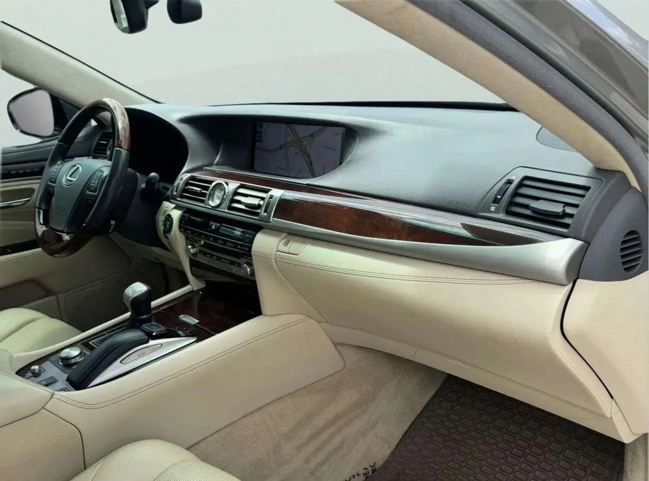 Lexus LS photo 56