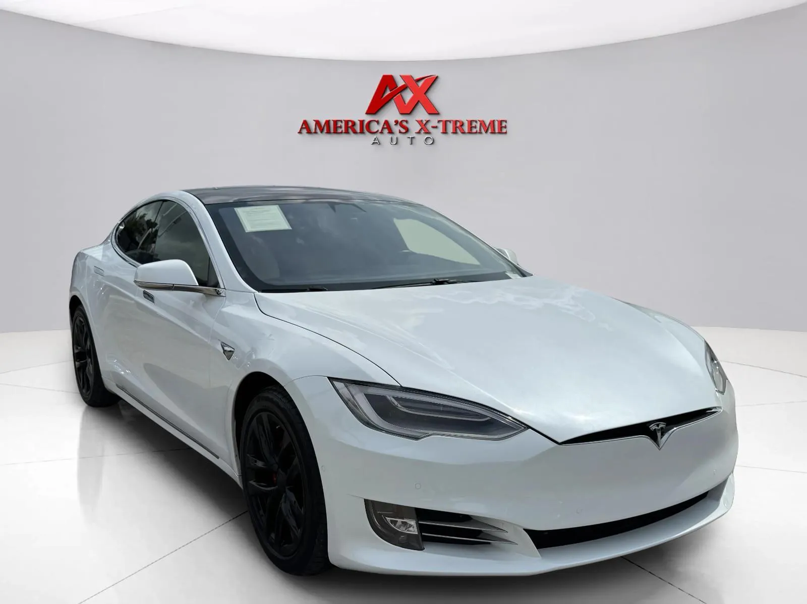 Tesla Model S photo 6