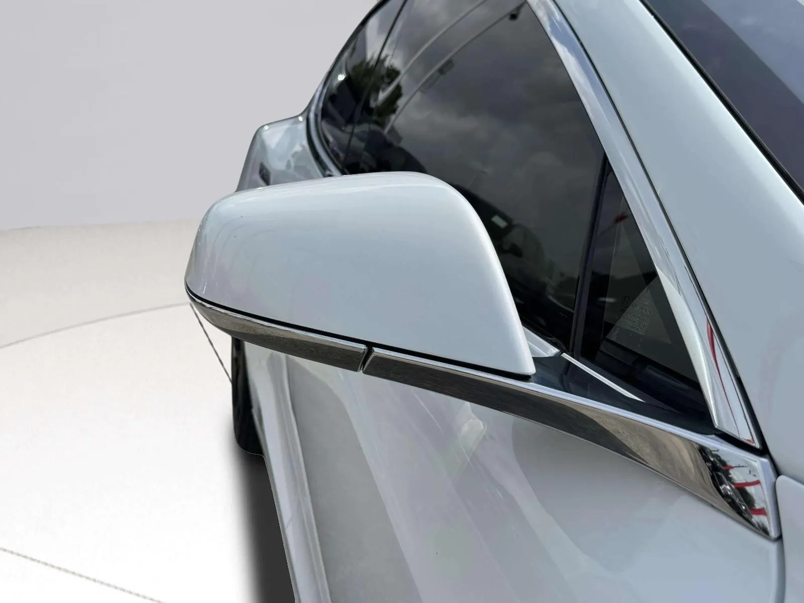 Tesla Model S photo 7