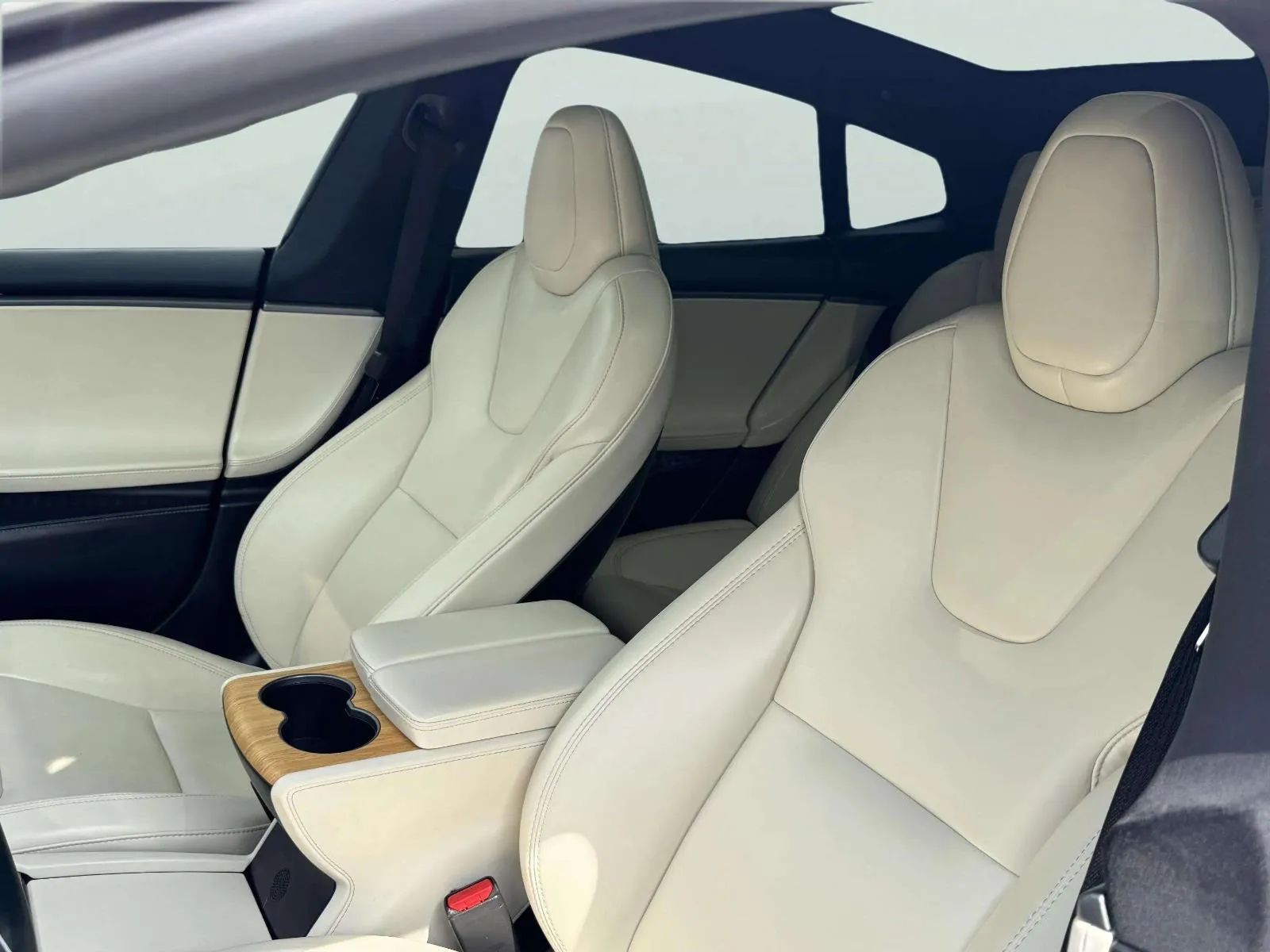 Tesla Model S photo 14