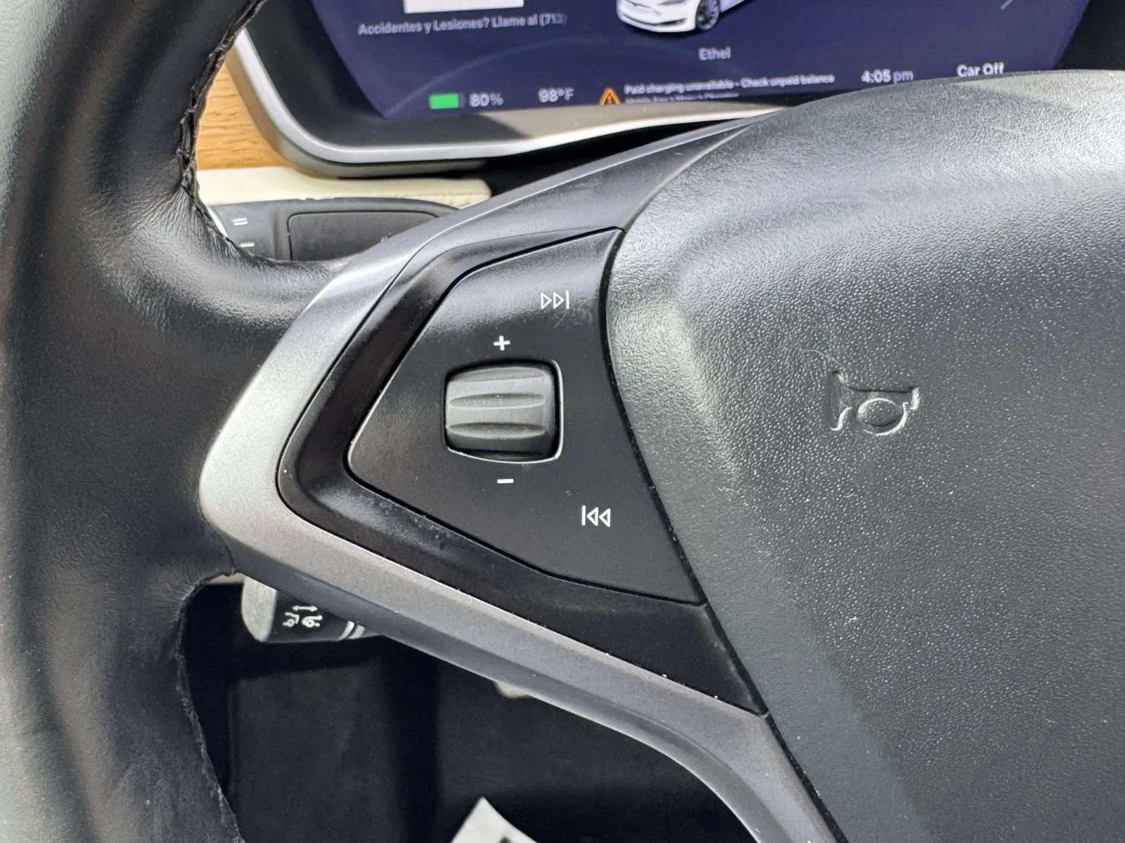 Tesla Model S photo 20