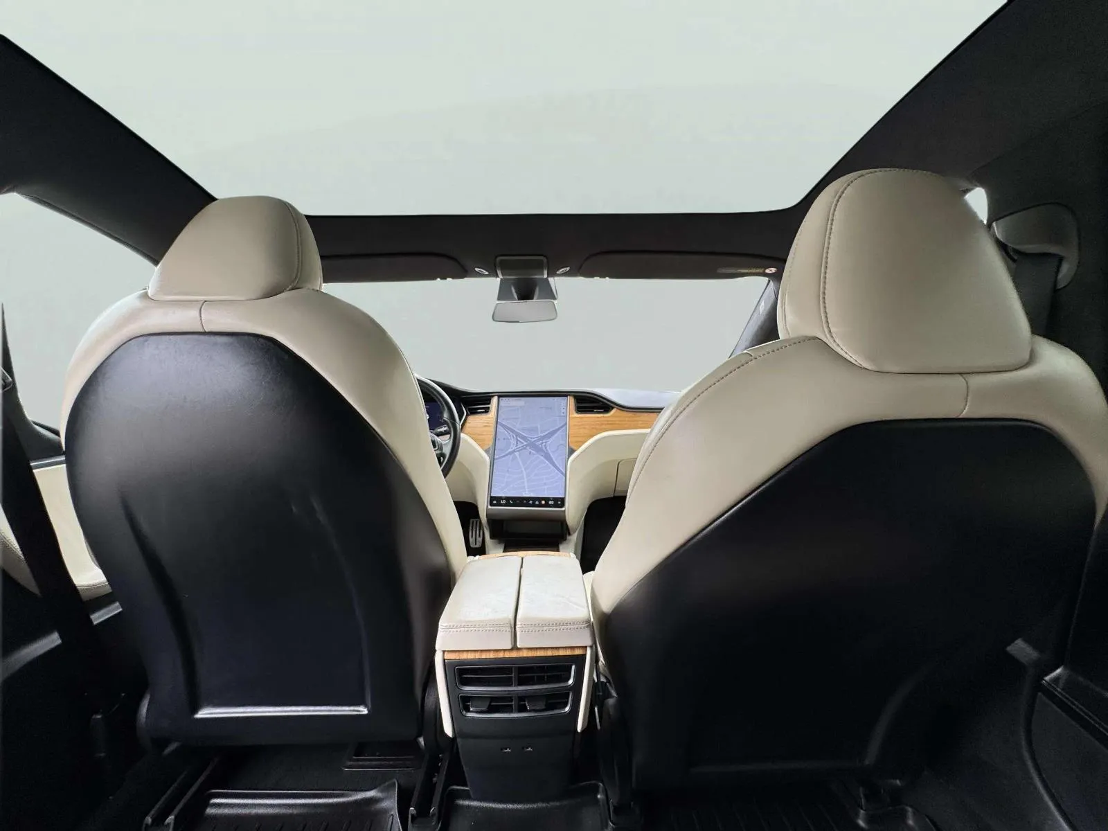 Tesla Model S photo 35
