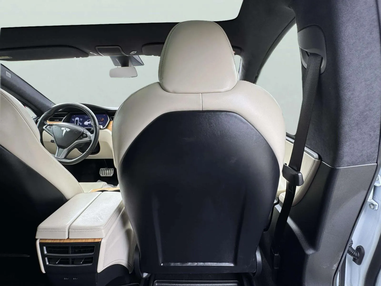 Tesla Model S photo 38