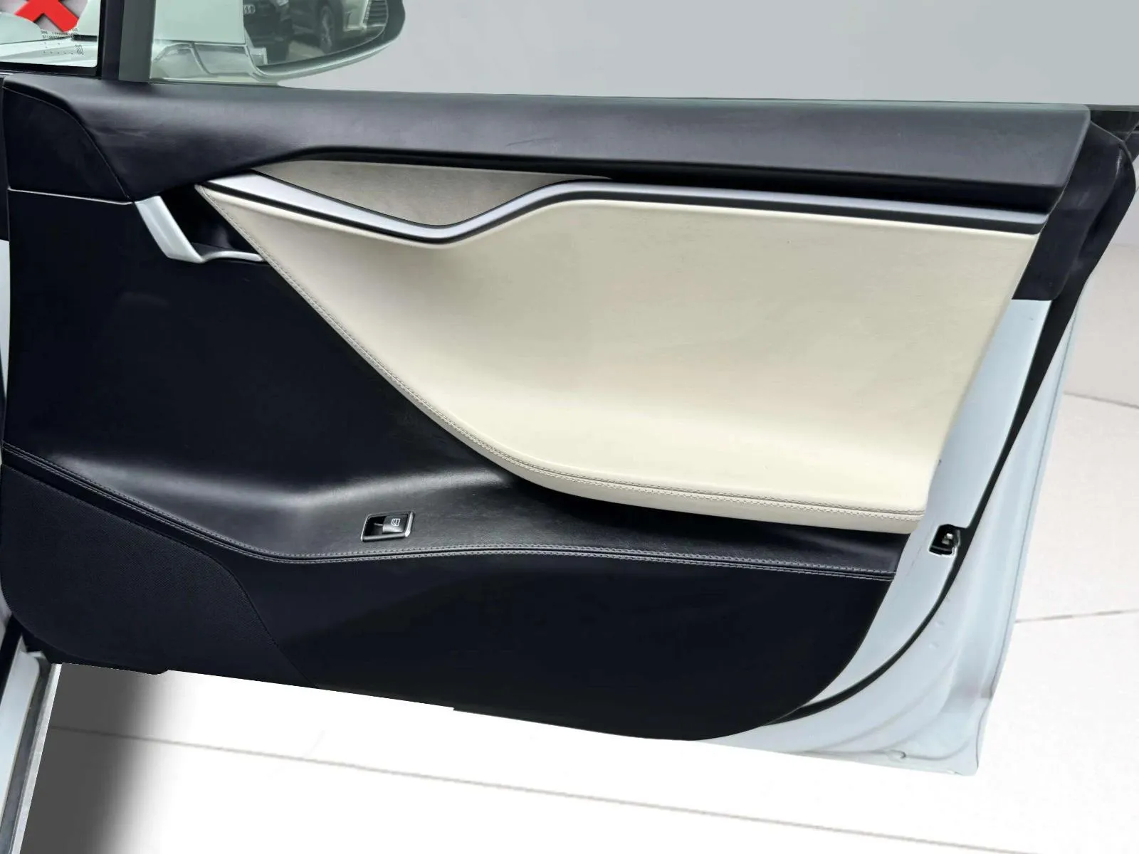 Tesla Model S photo 41