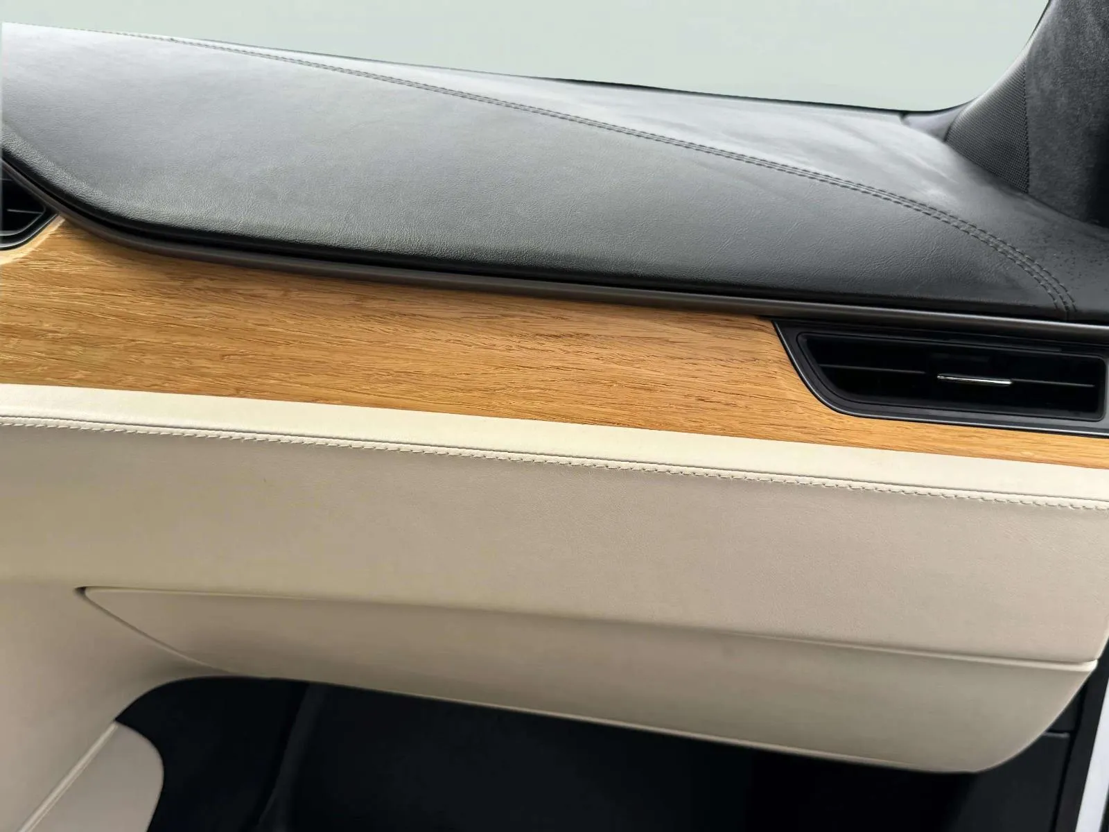 Tesla Model S photo 45