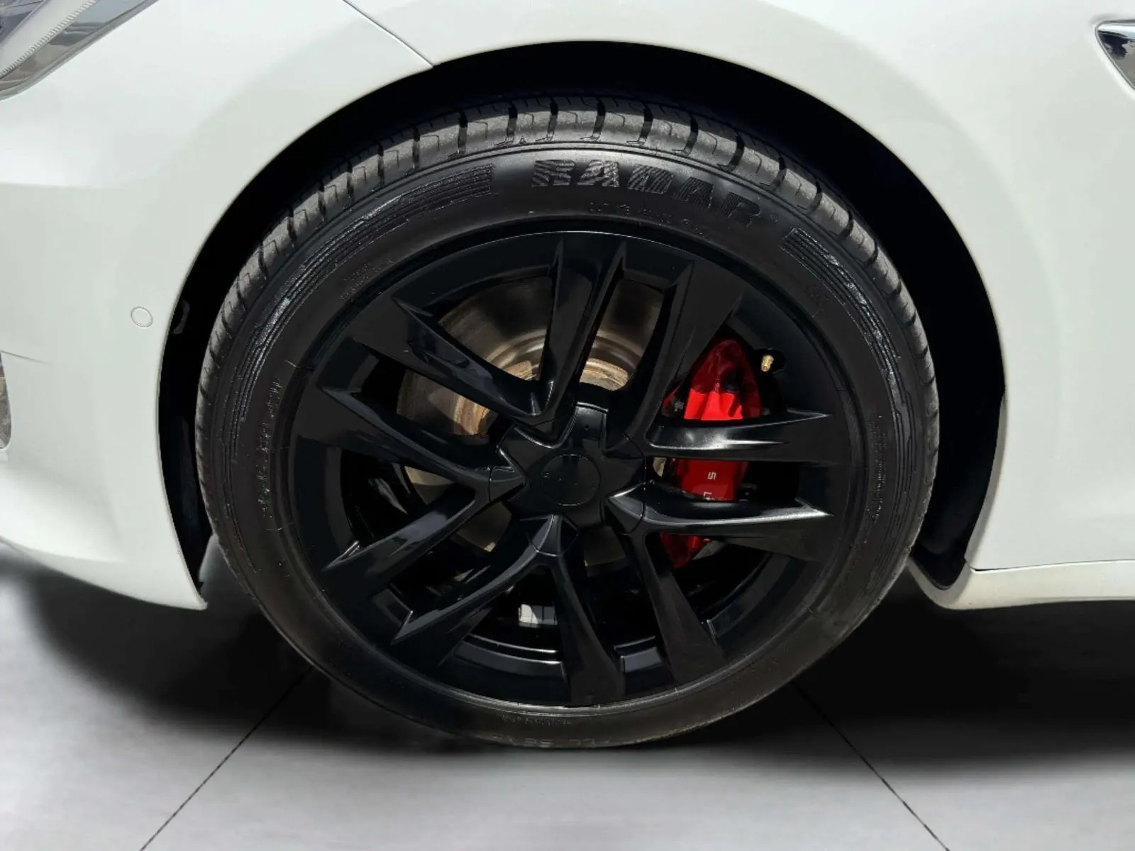 Tesla Model S photo 49