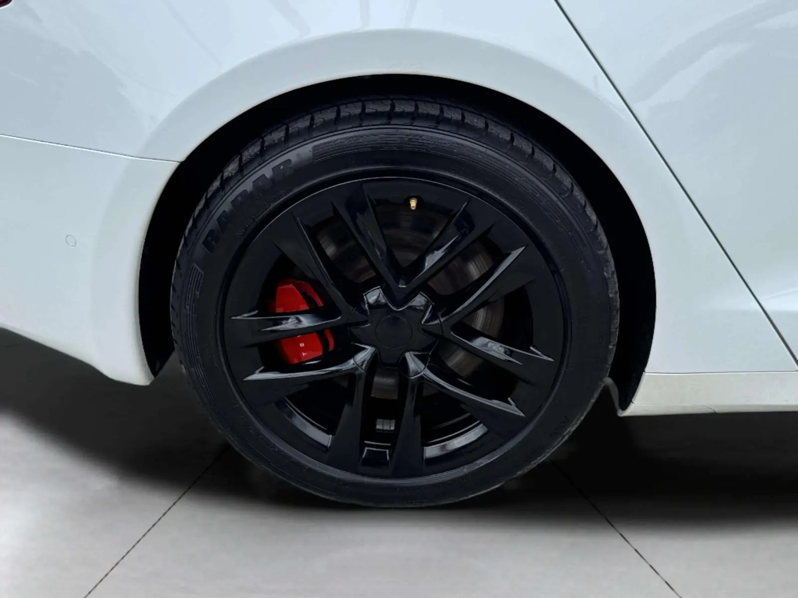 Tesla Model S photo 51
