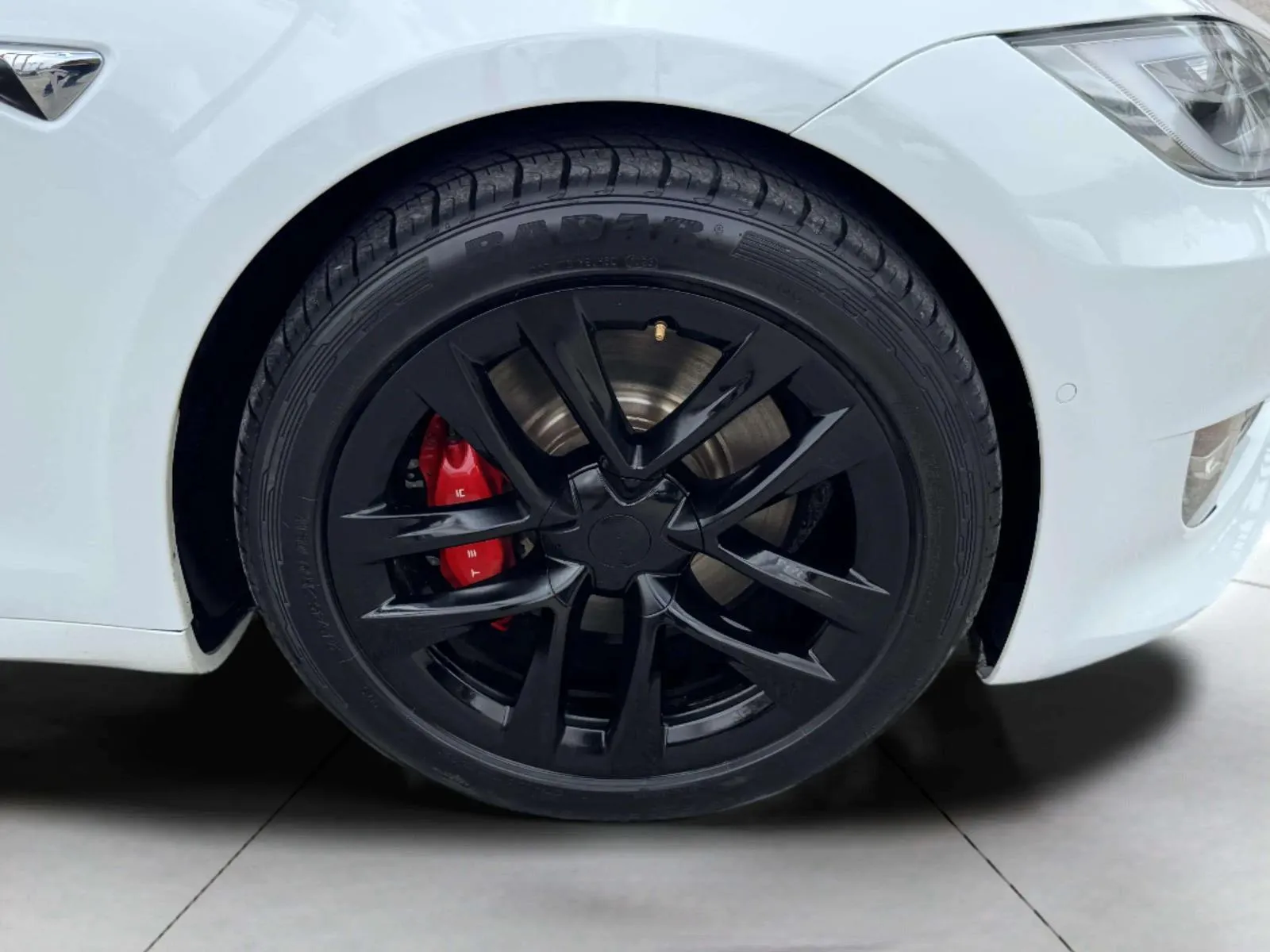 Tesla Model S photo 52