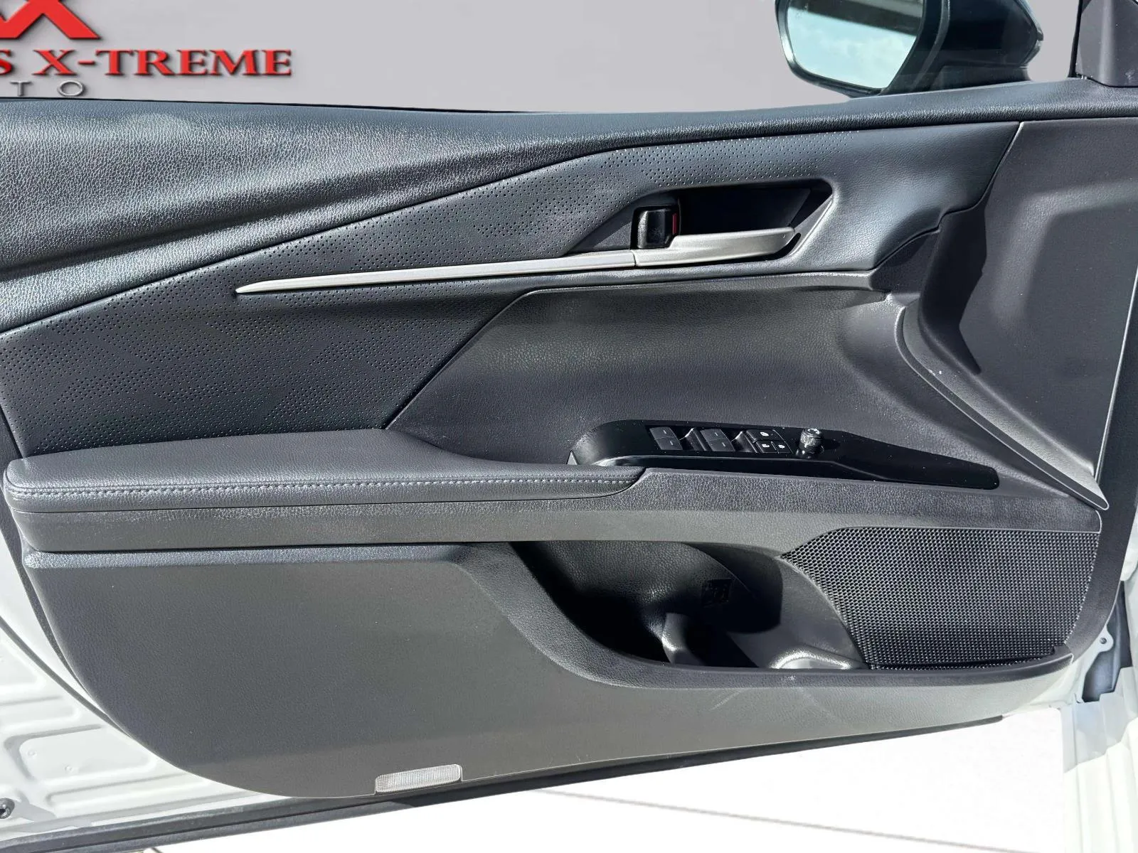 Toyota Camry photo 18