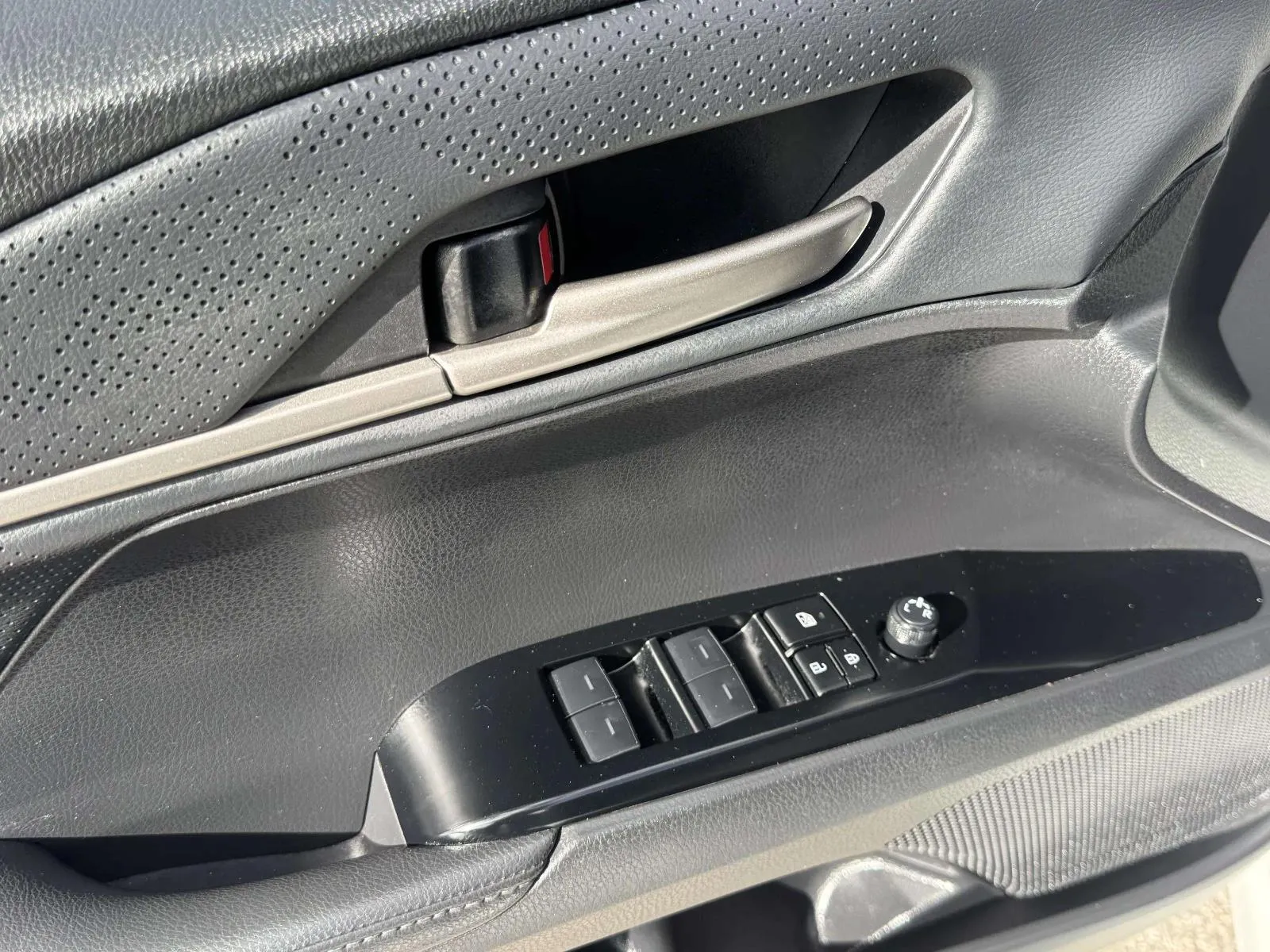 Toyota Camry photo 19