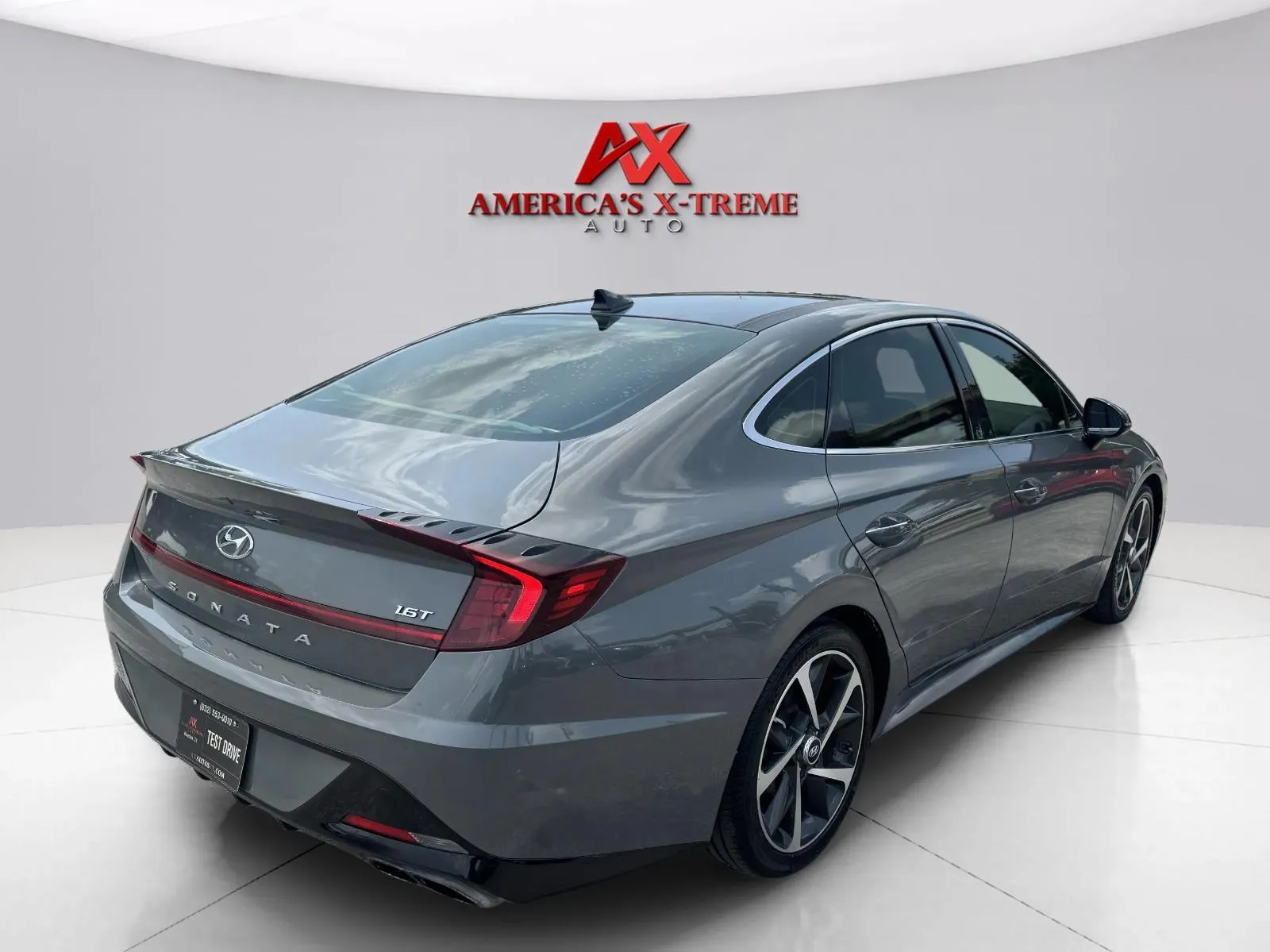 Hyundai Sonata photo 6