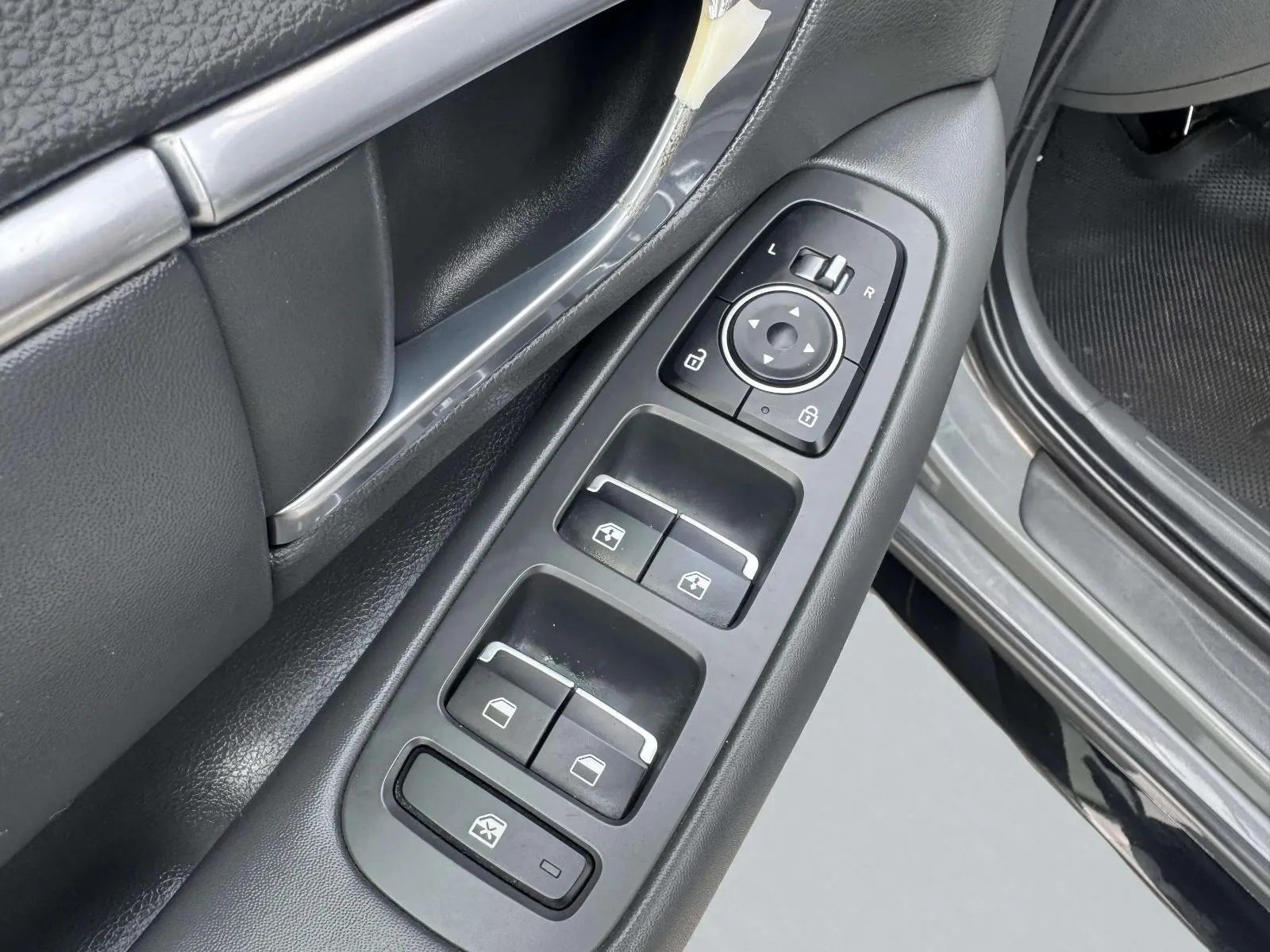 Hyundai Sonata photo 20