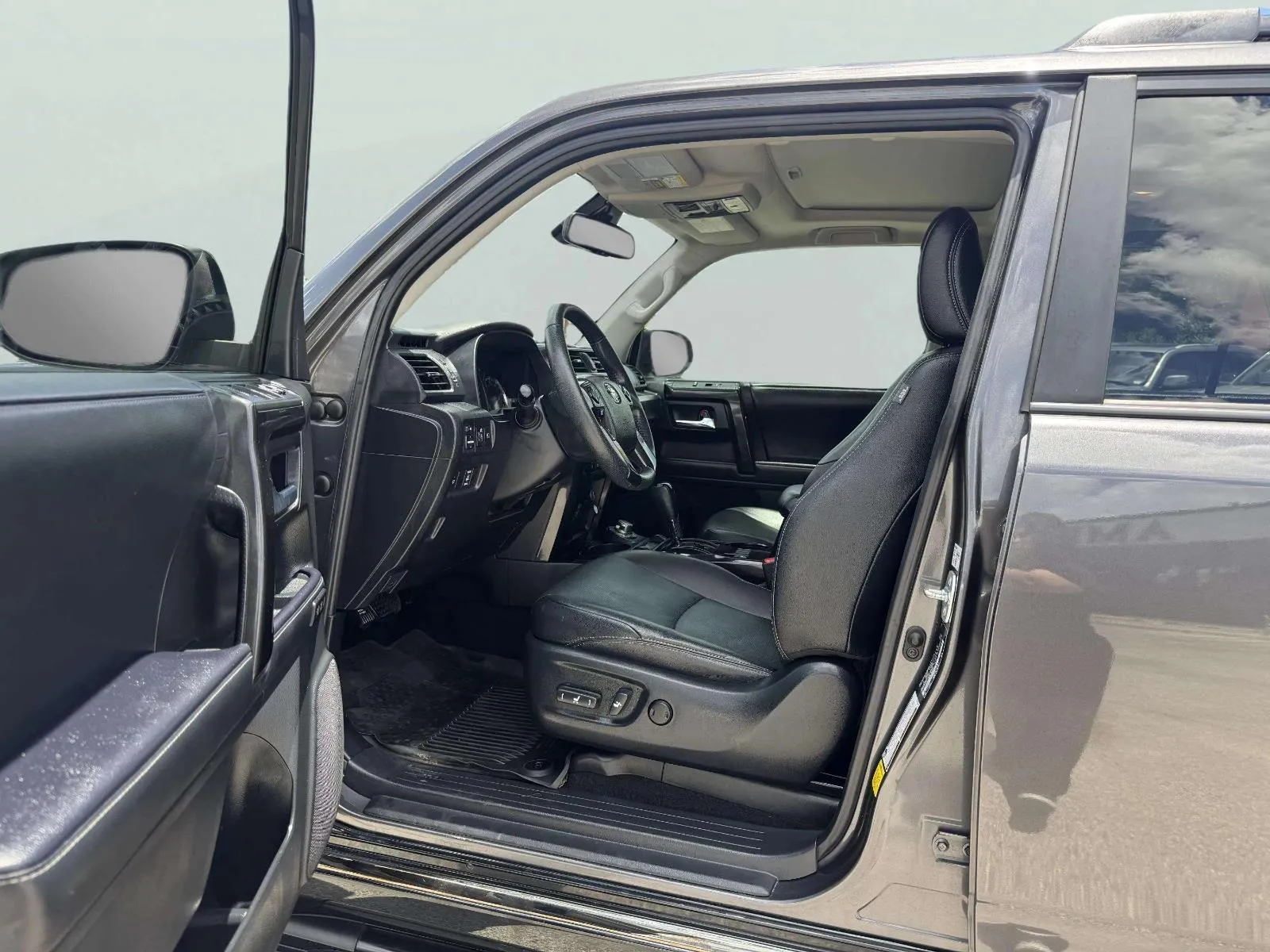 Toyota 4Runner photo 18
