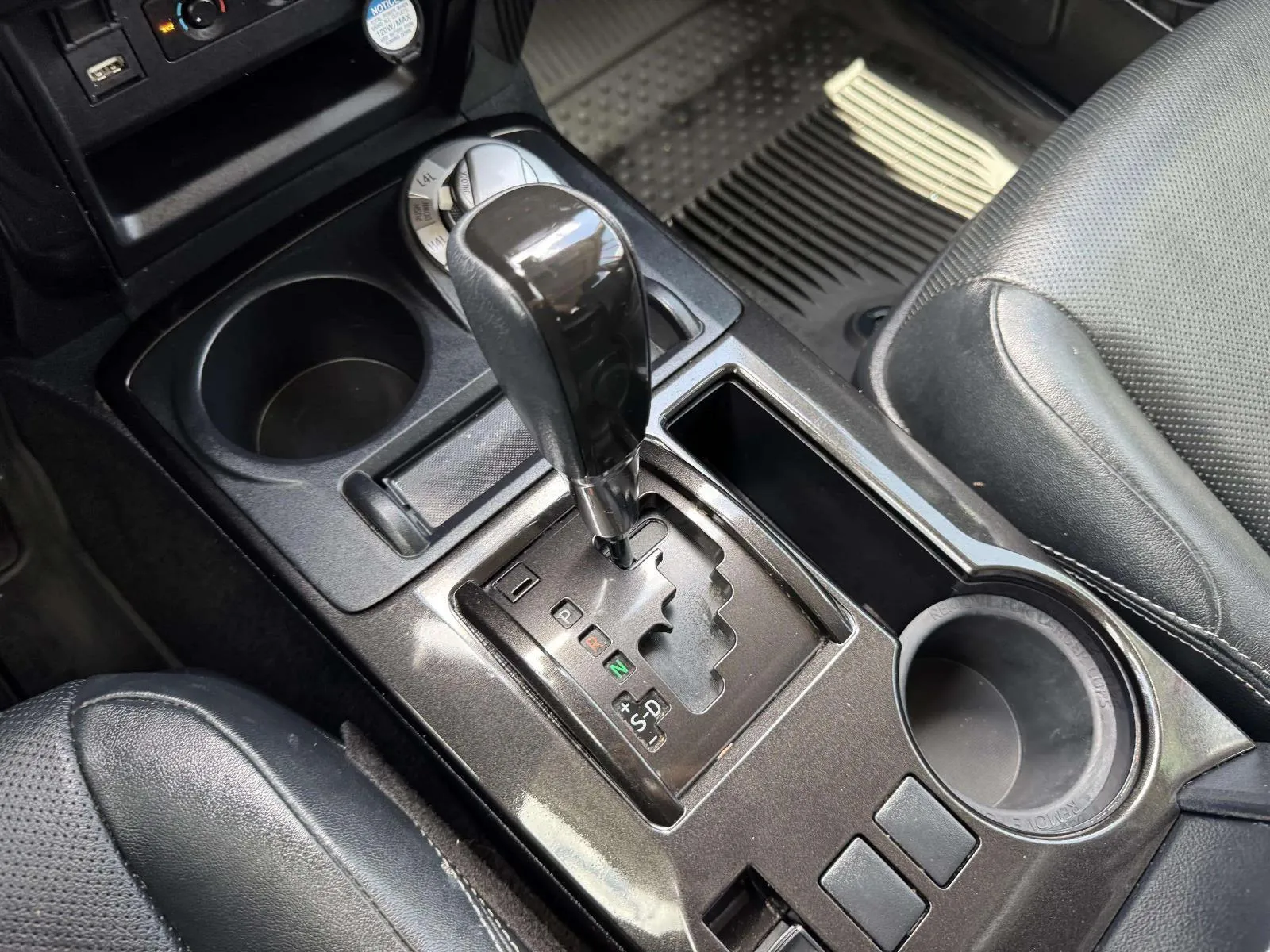 Toyota 4Runner photo 38