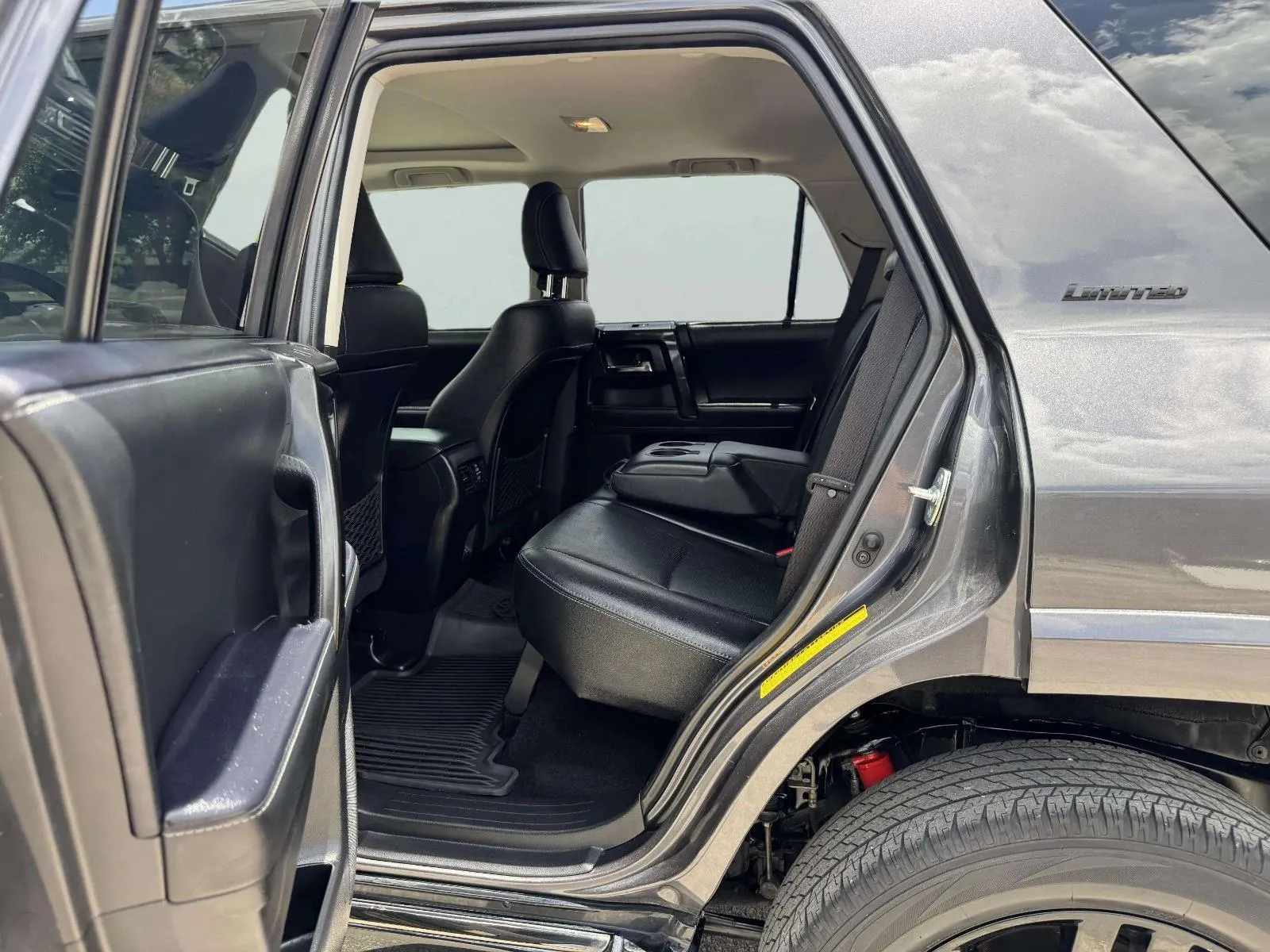 Toyota 4Runner photo 39
