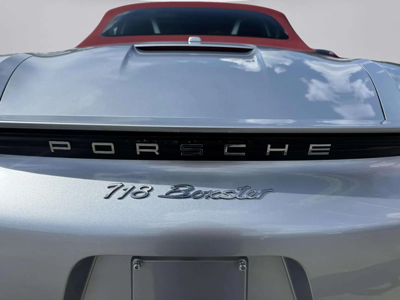 2018 Porsche 718 16