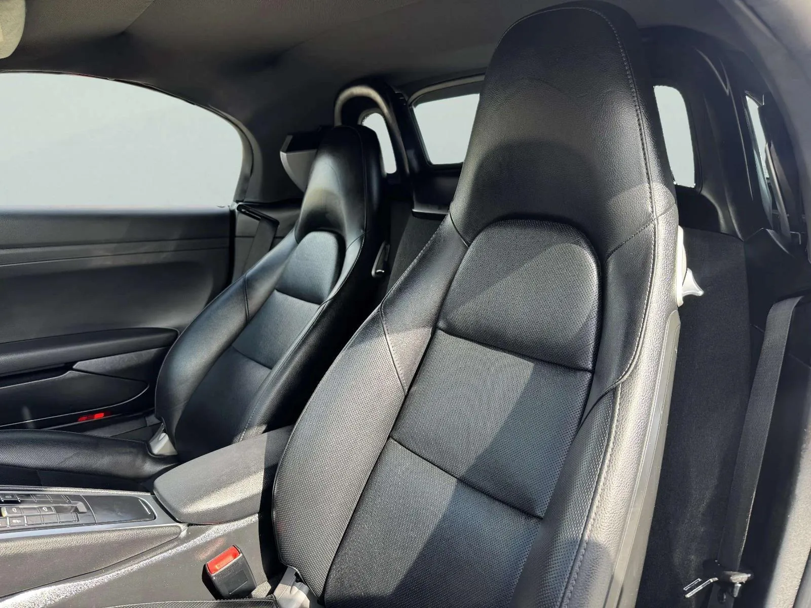 2018 Porsche 718 22