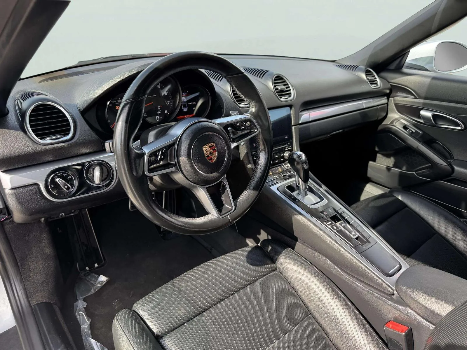 2018 Porsche 718 23