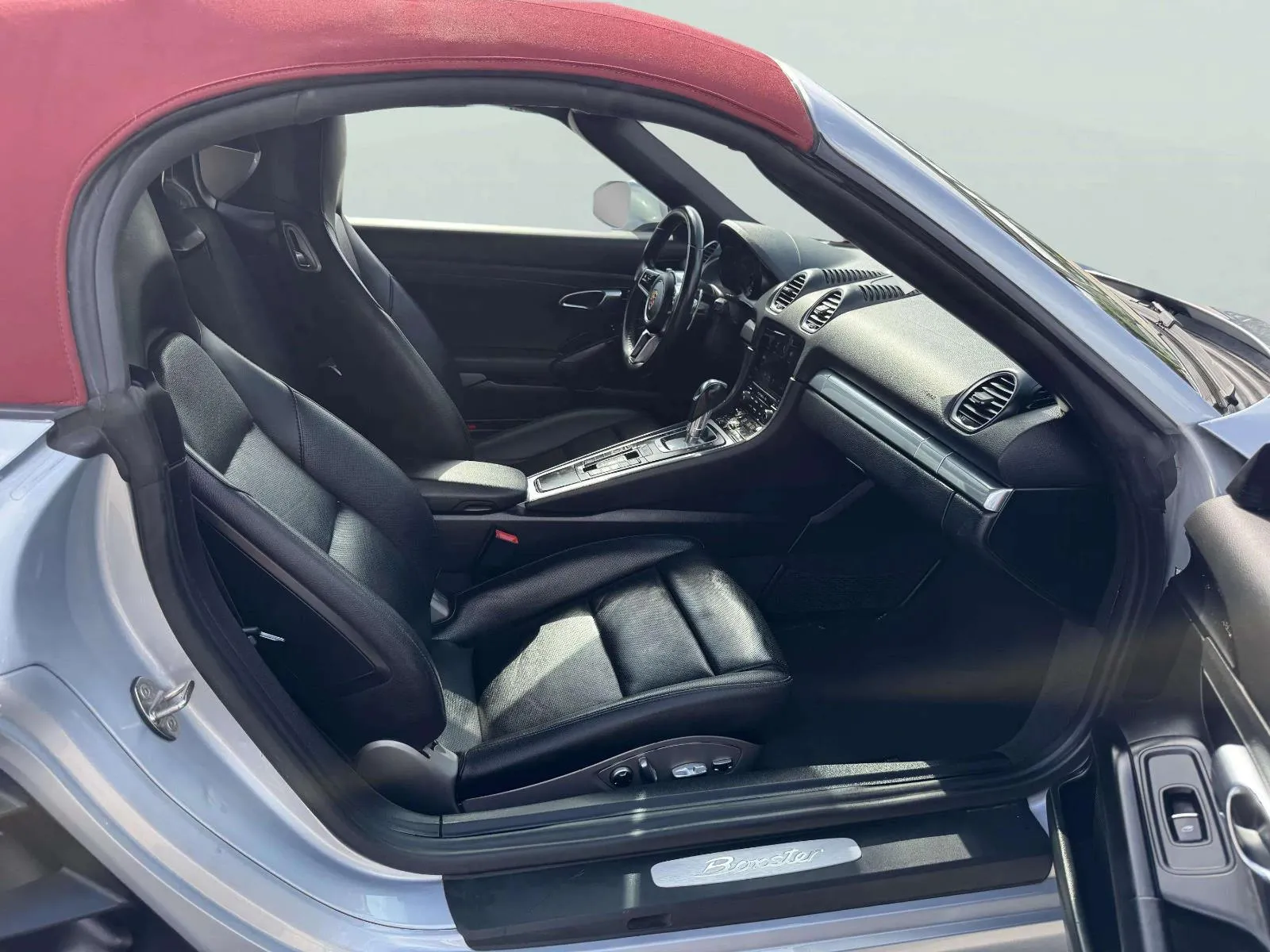 2018 Porsche 718 37