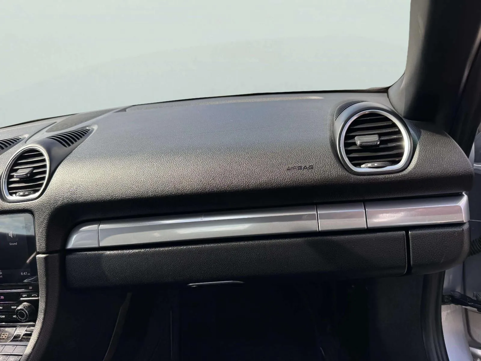 2018 Porsche 718 43