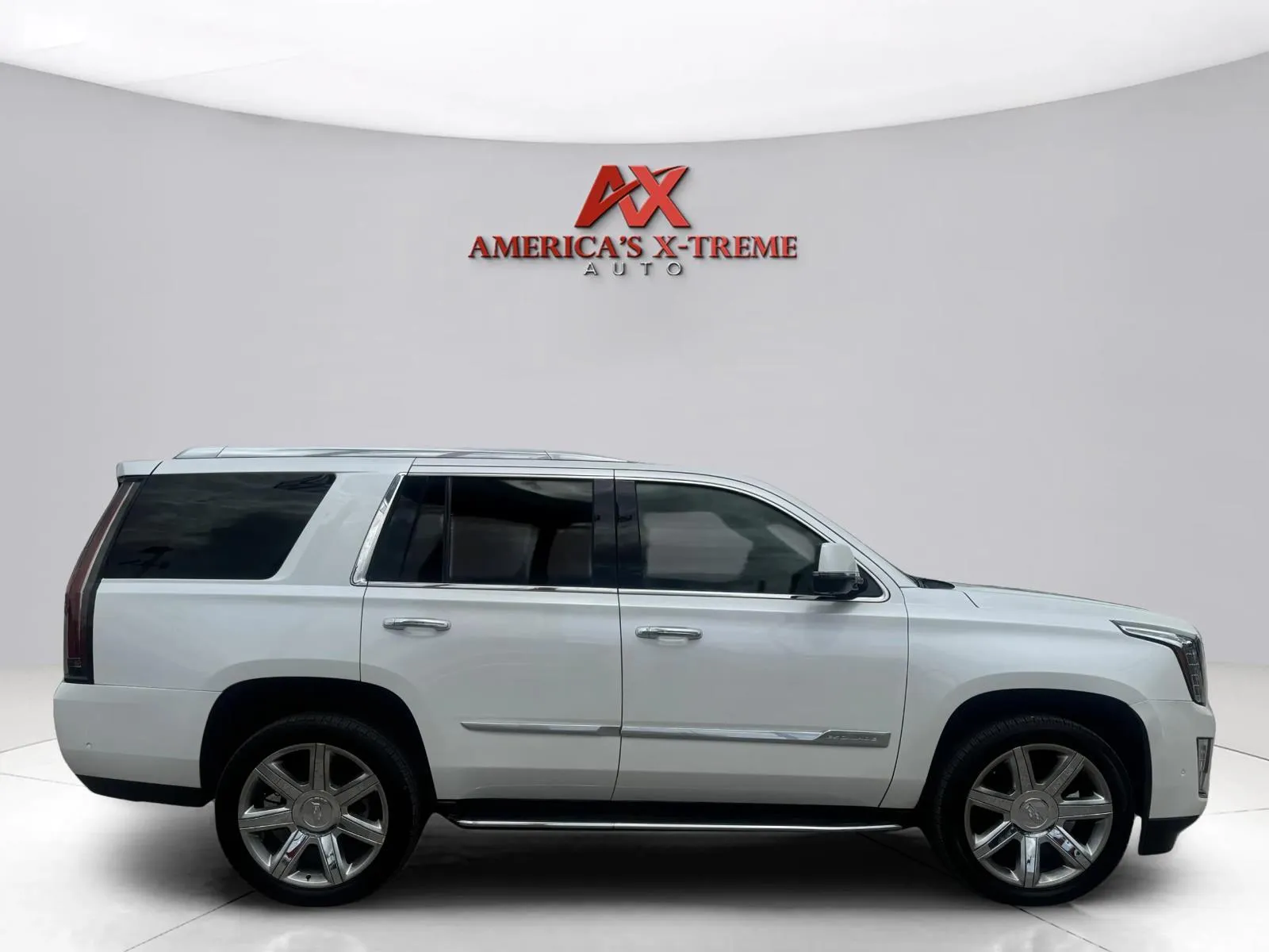 Cadillac Escalade photo 7
