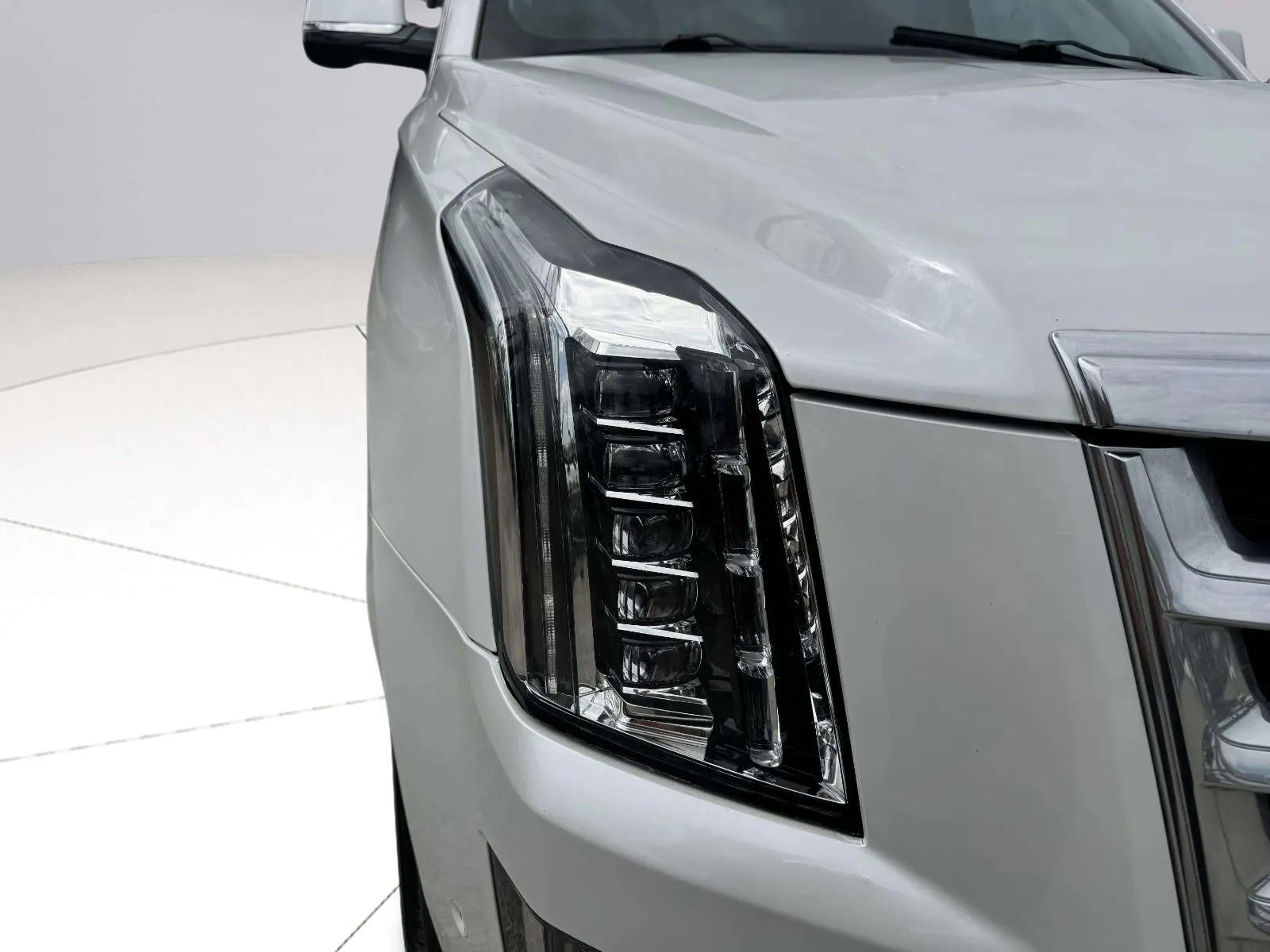 Cadillac Escalade photo 11