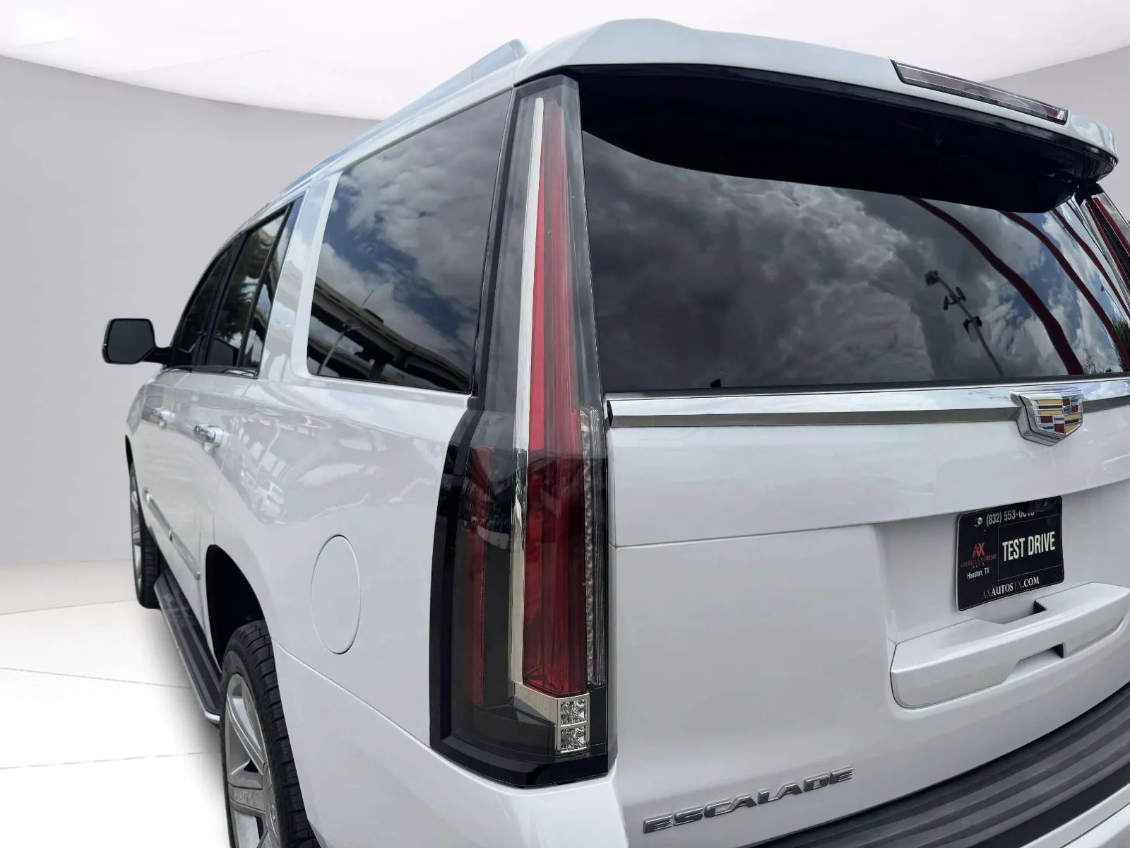 Cadillac Escalade photo 15