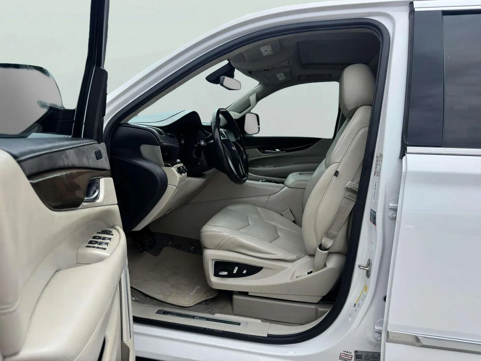 Cadillac Escalade photo 17