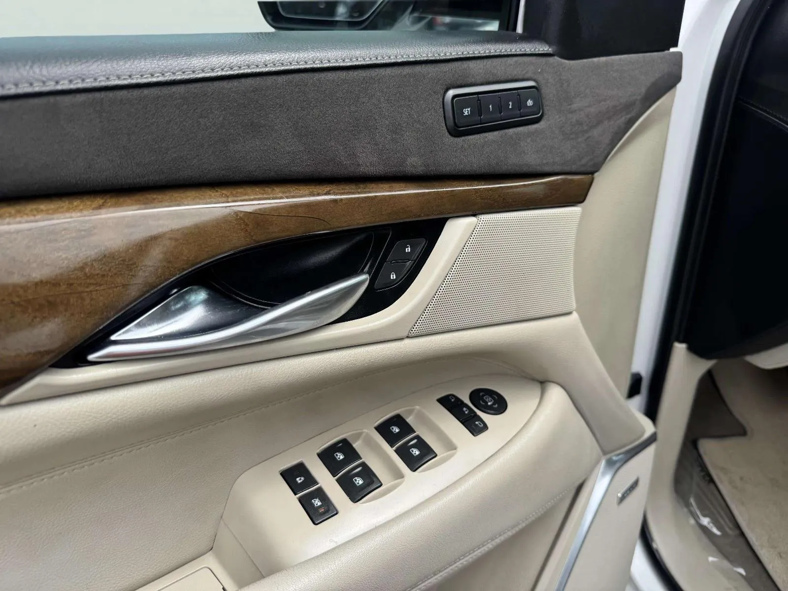 Cadillac Escalade photo 19