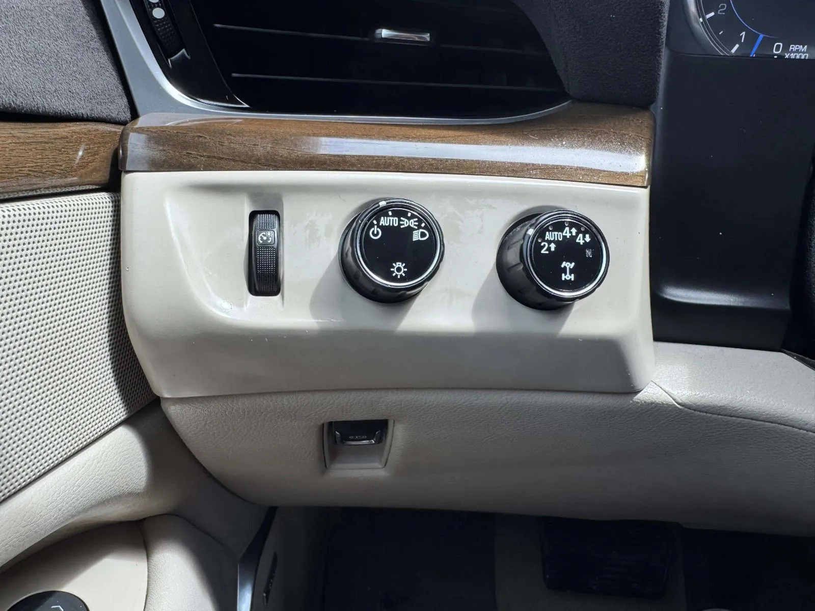 Cadillac Escalade photo 23