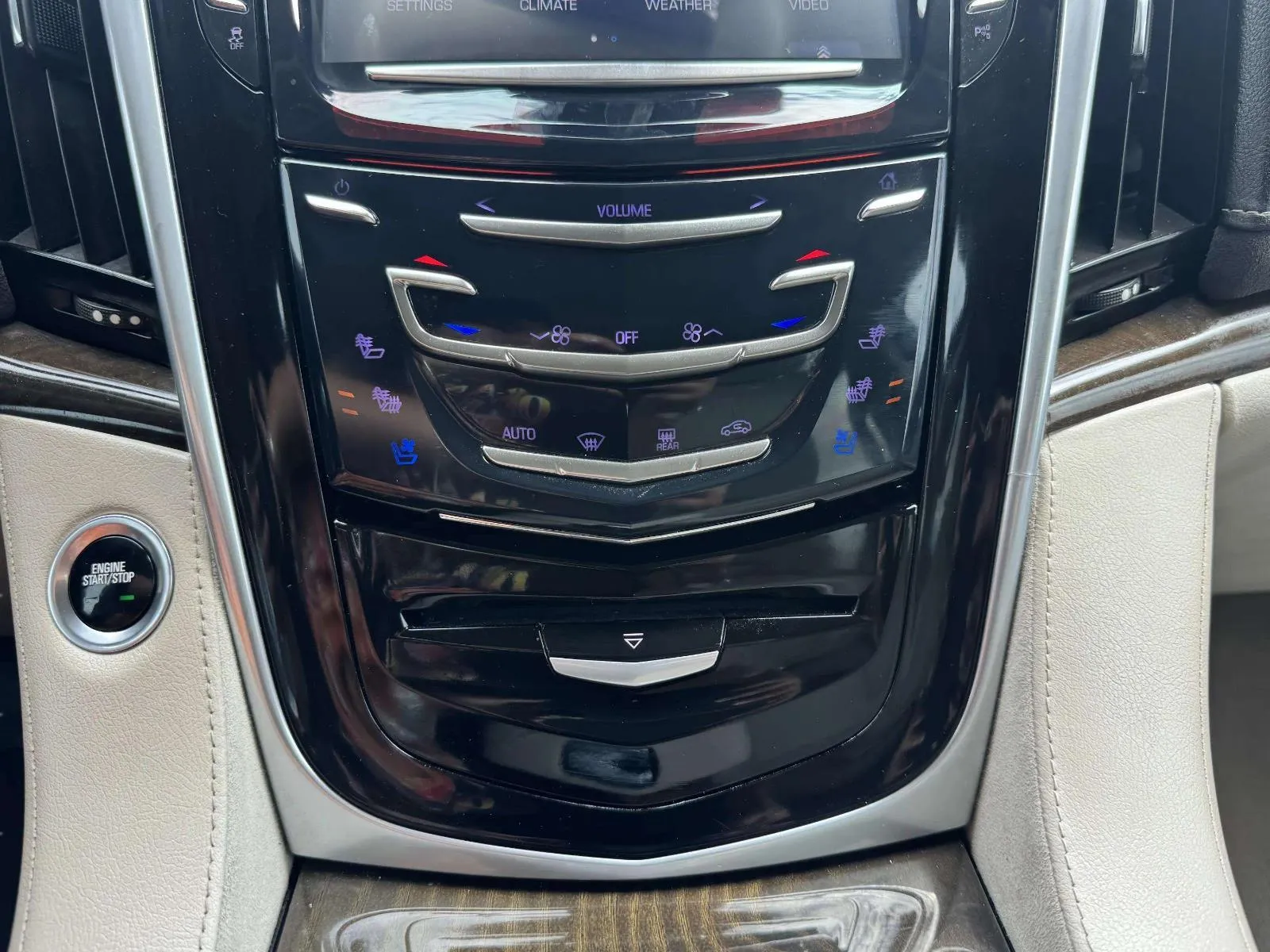 Cadillac Escalade photo 33