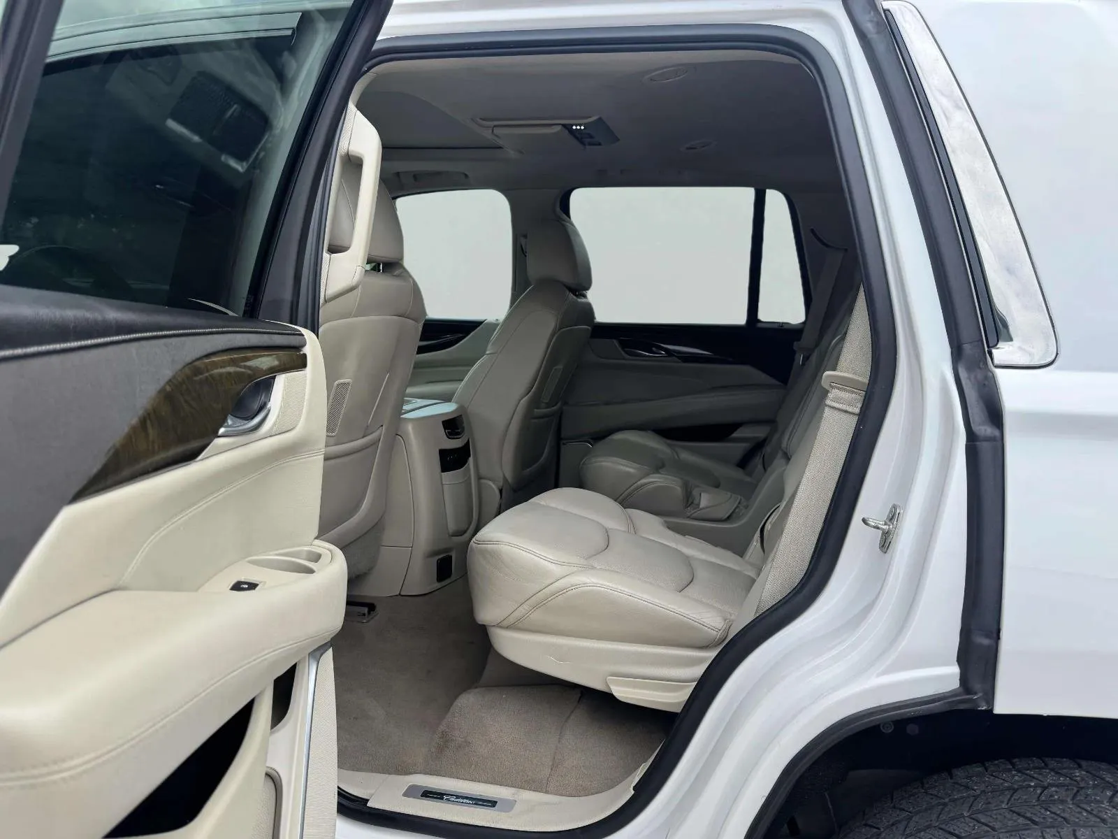 Cadillac Escalade photo 36