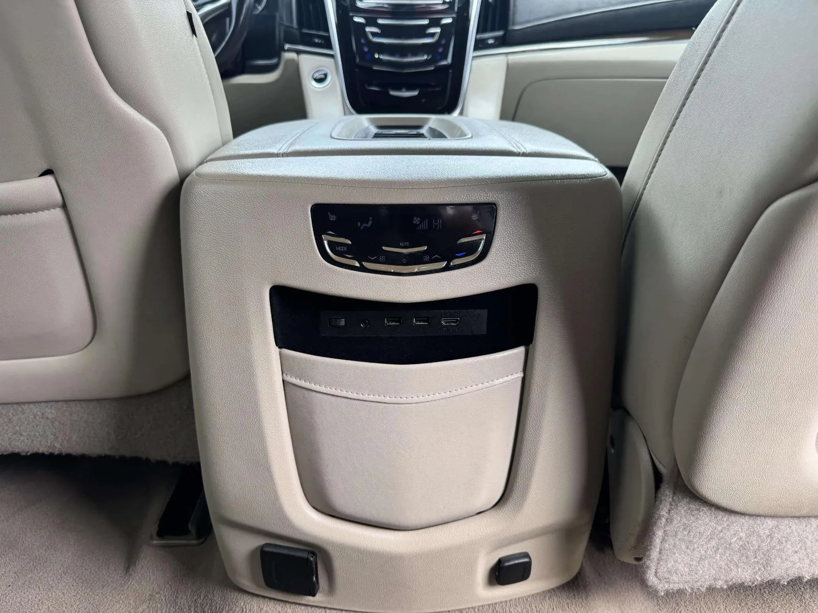 Cadillac Escalade photo 50
