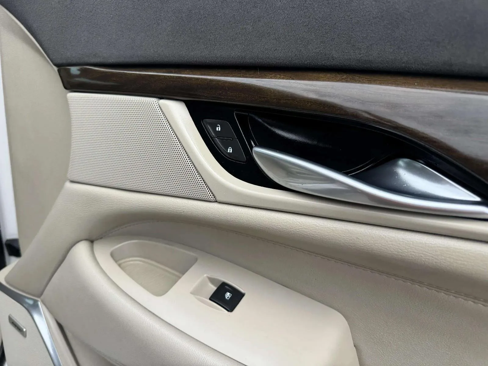 Cadillac Escalade photo 54