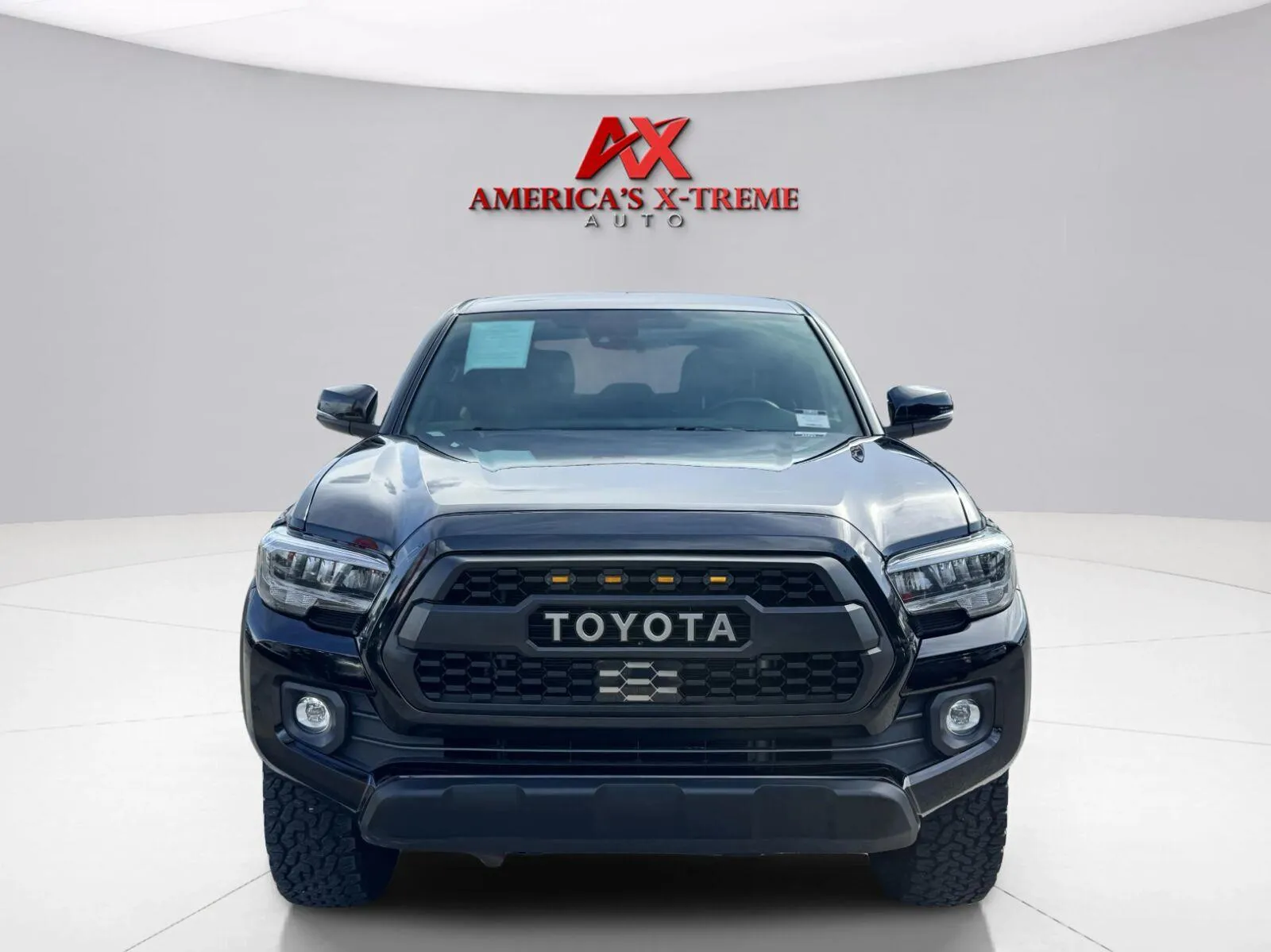 Toyota Tacoma photo 9