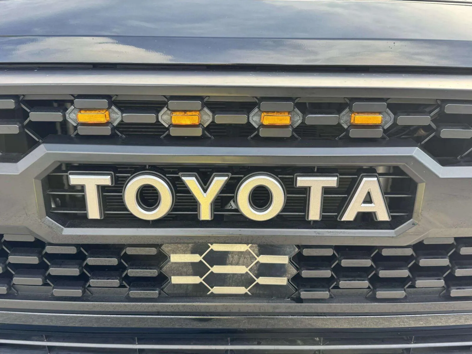 Toyota Tacoma photo 12