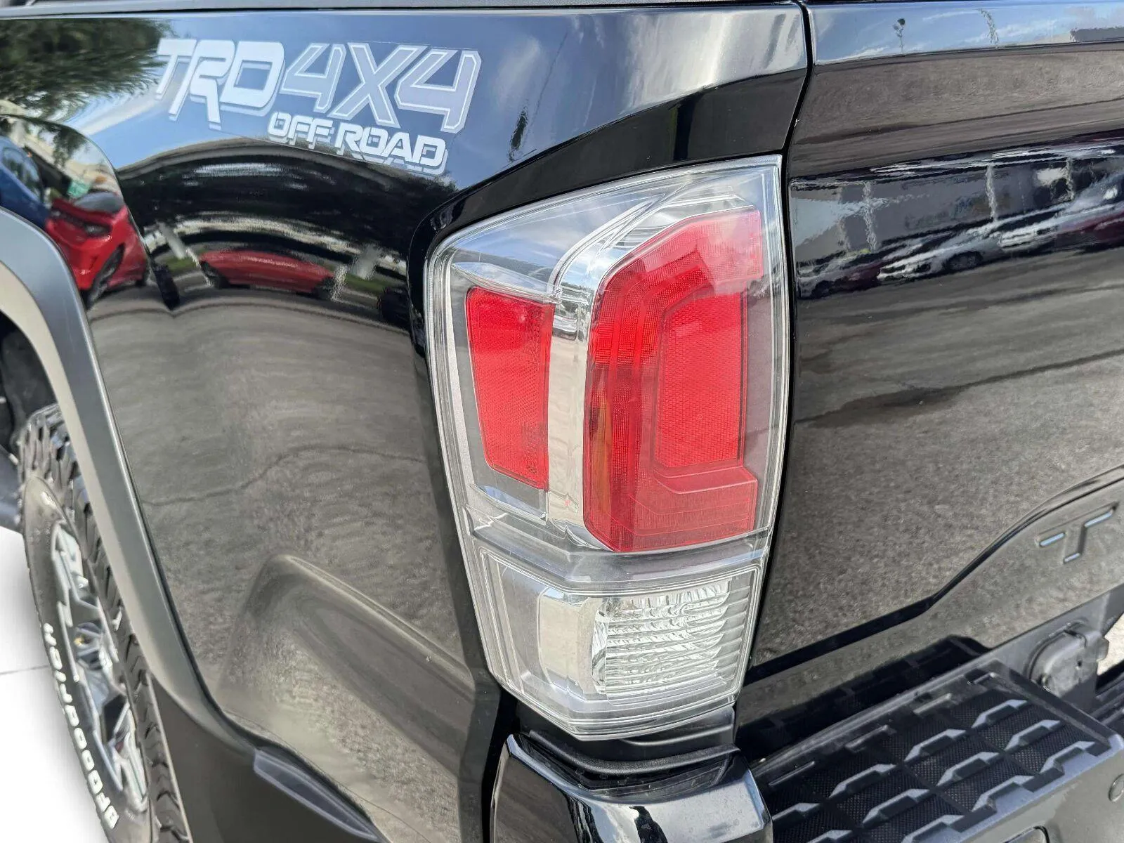 Toyota Tacoma photo 15