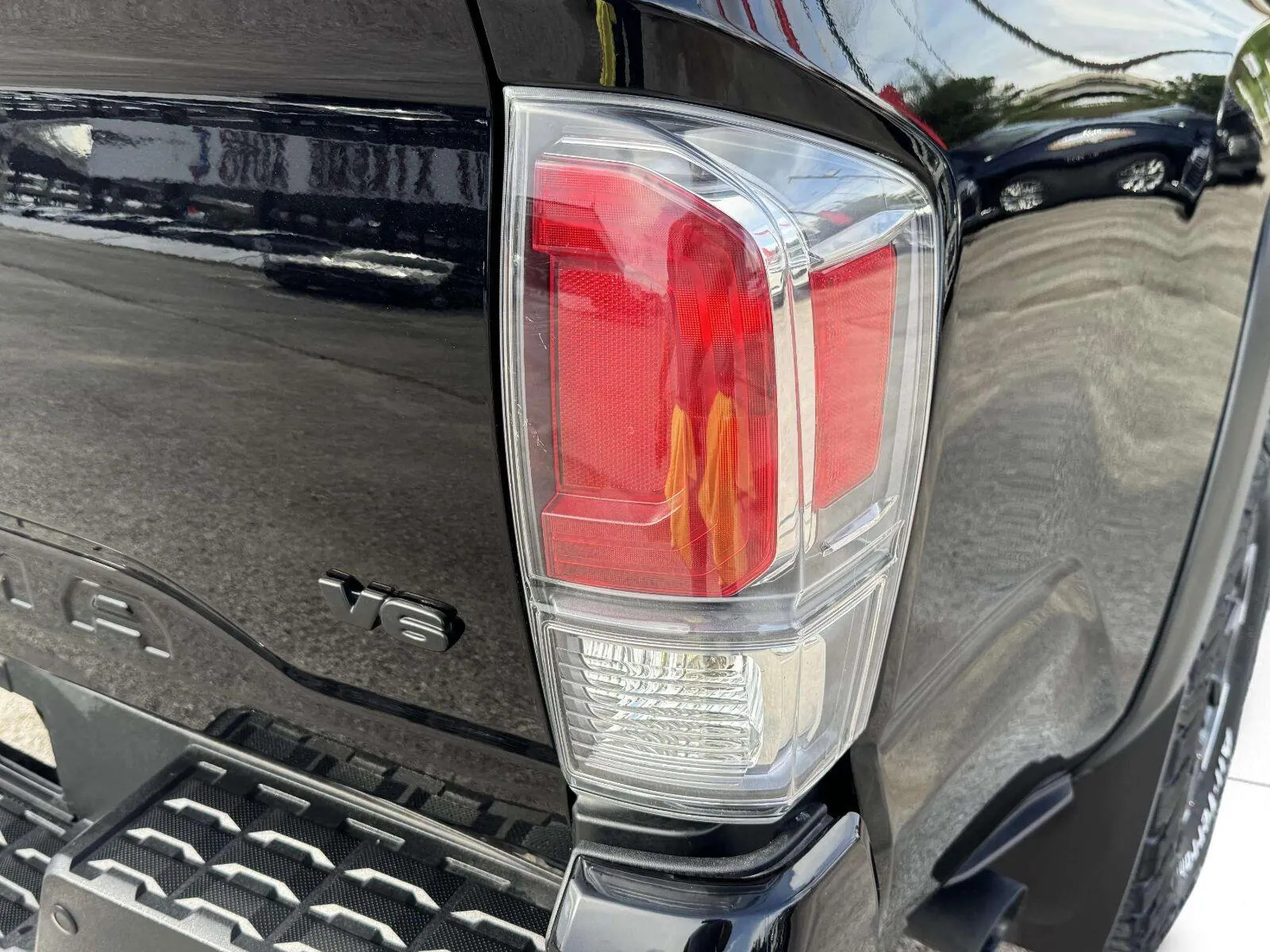 Toyota Tacoma photo 16