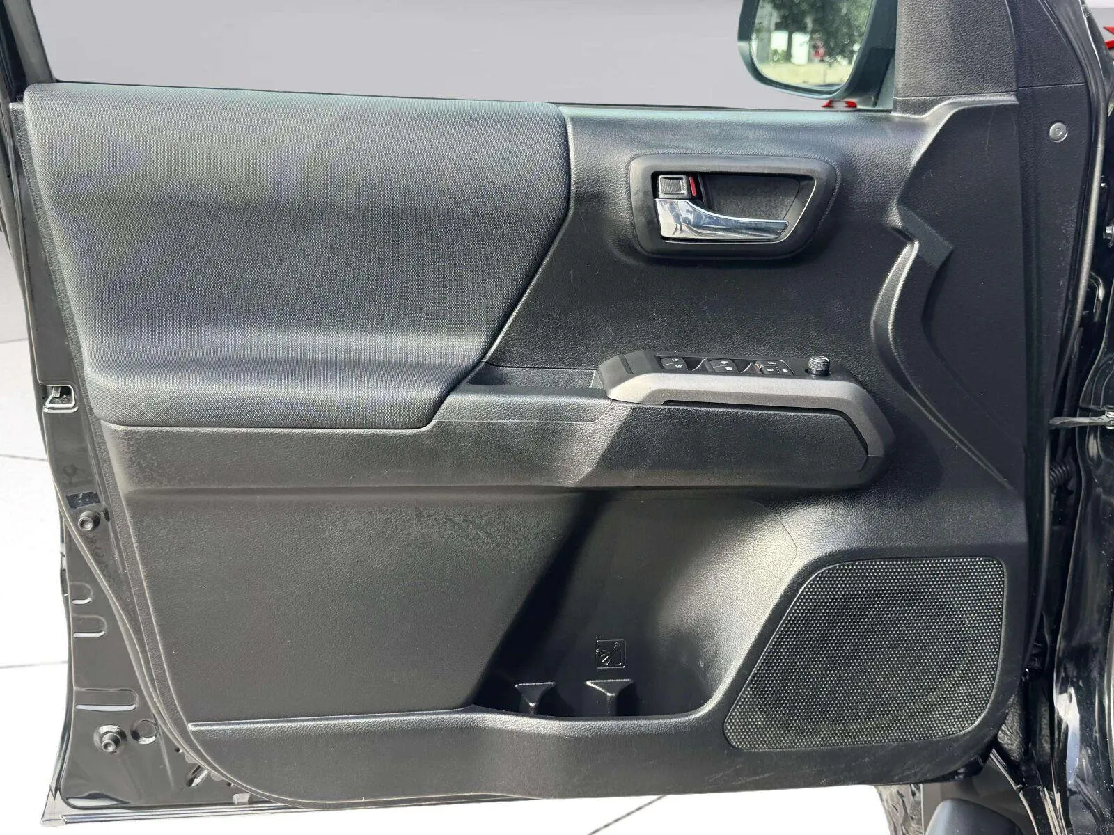 Toyota Tacoma photo 19