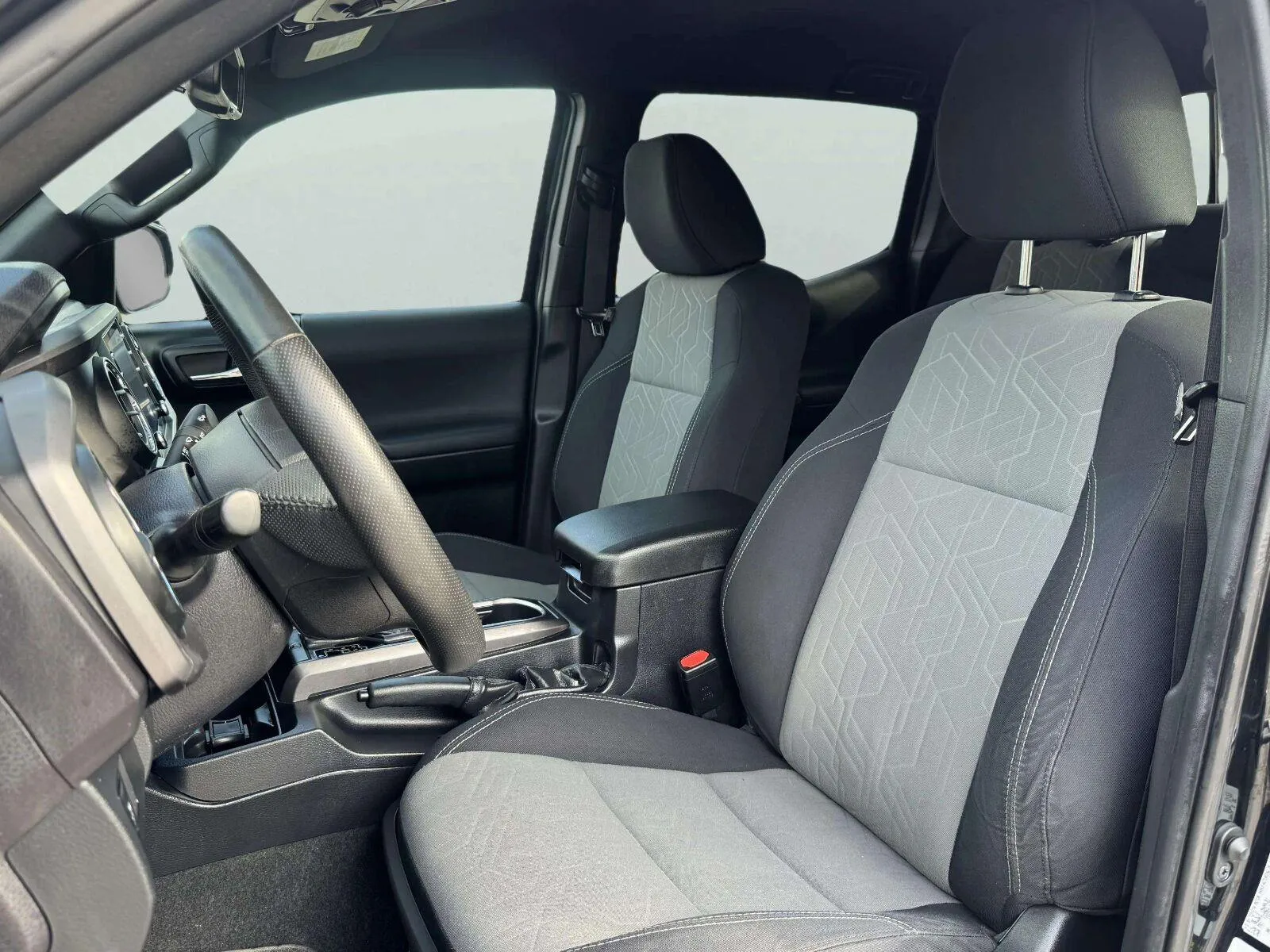 Toyota Tacoma photo 21