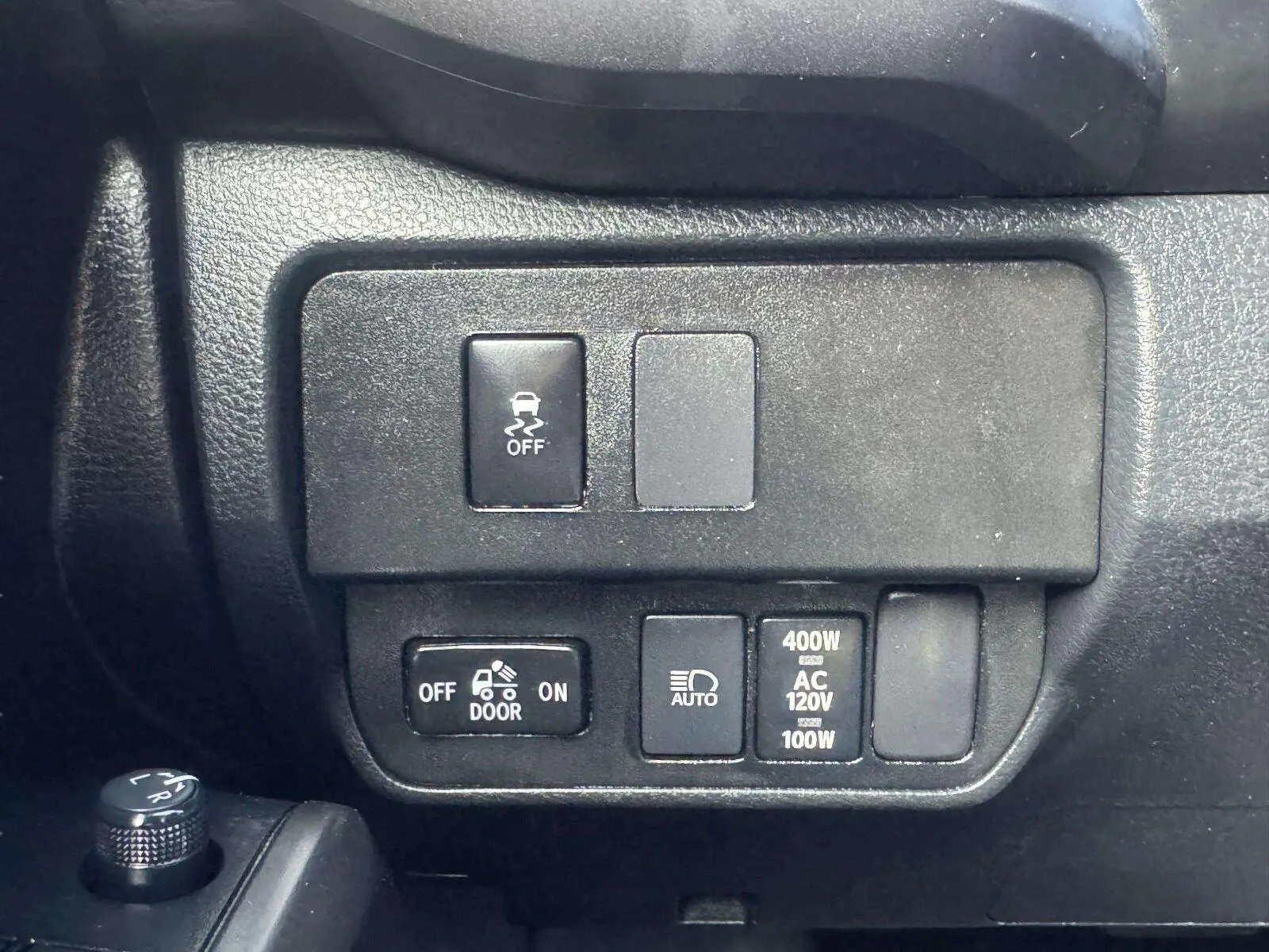 Toyota Tacoma photo 24